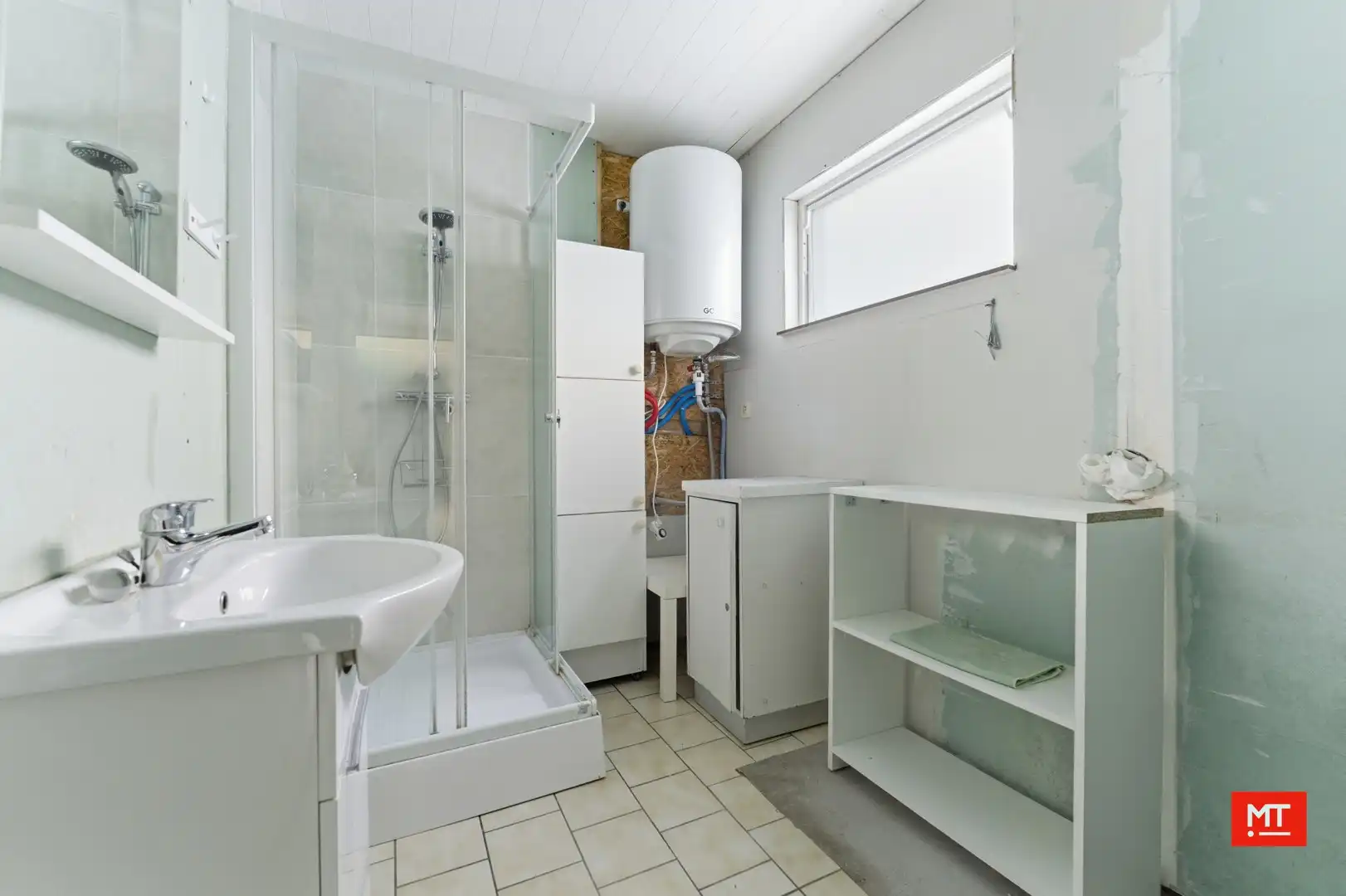 Te renoveren woning met 3 slaapkamers (5 mogelijk) en stadstuin in Bikschote foto 9