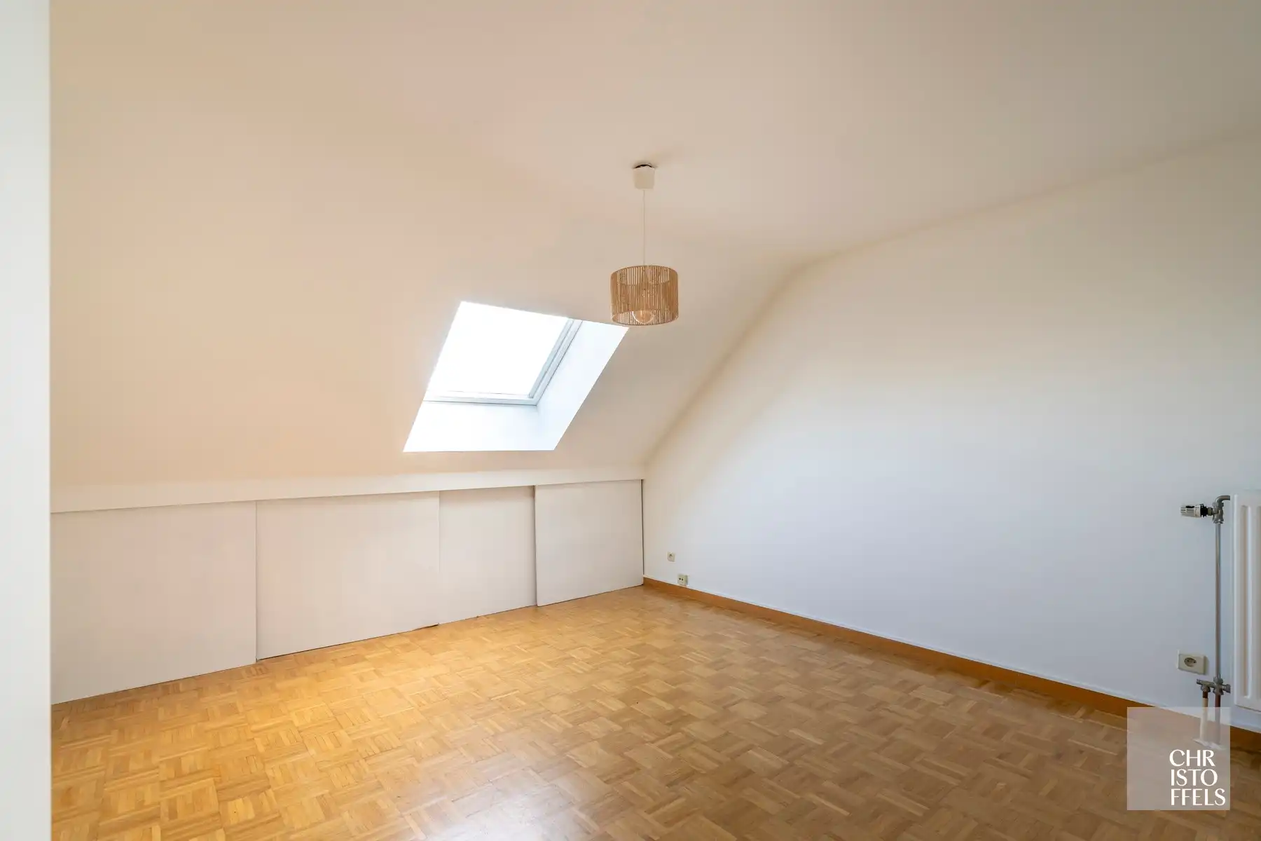 Gebouw voor gemengd gebruik van 572m² - Winkel/kantoor(49m²) - Werkplaats/magazijn(336m²) - Bovenwoning(187m²) foto 16