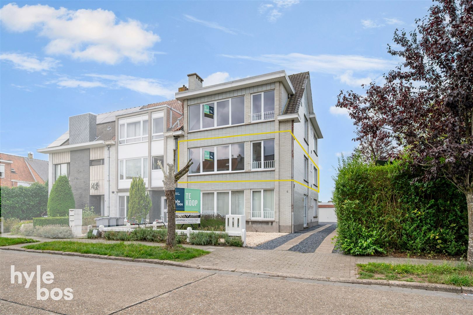 Gerenoveerd appartement met garage in gezellige woonwijk foto {{pictureIndex}}