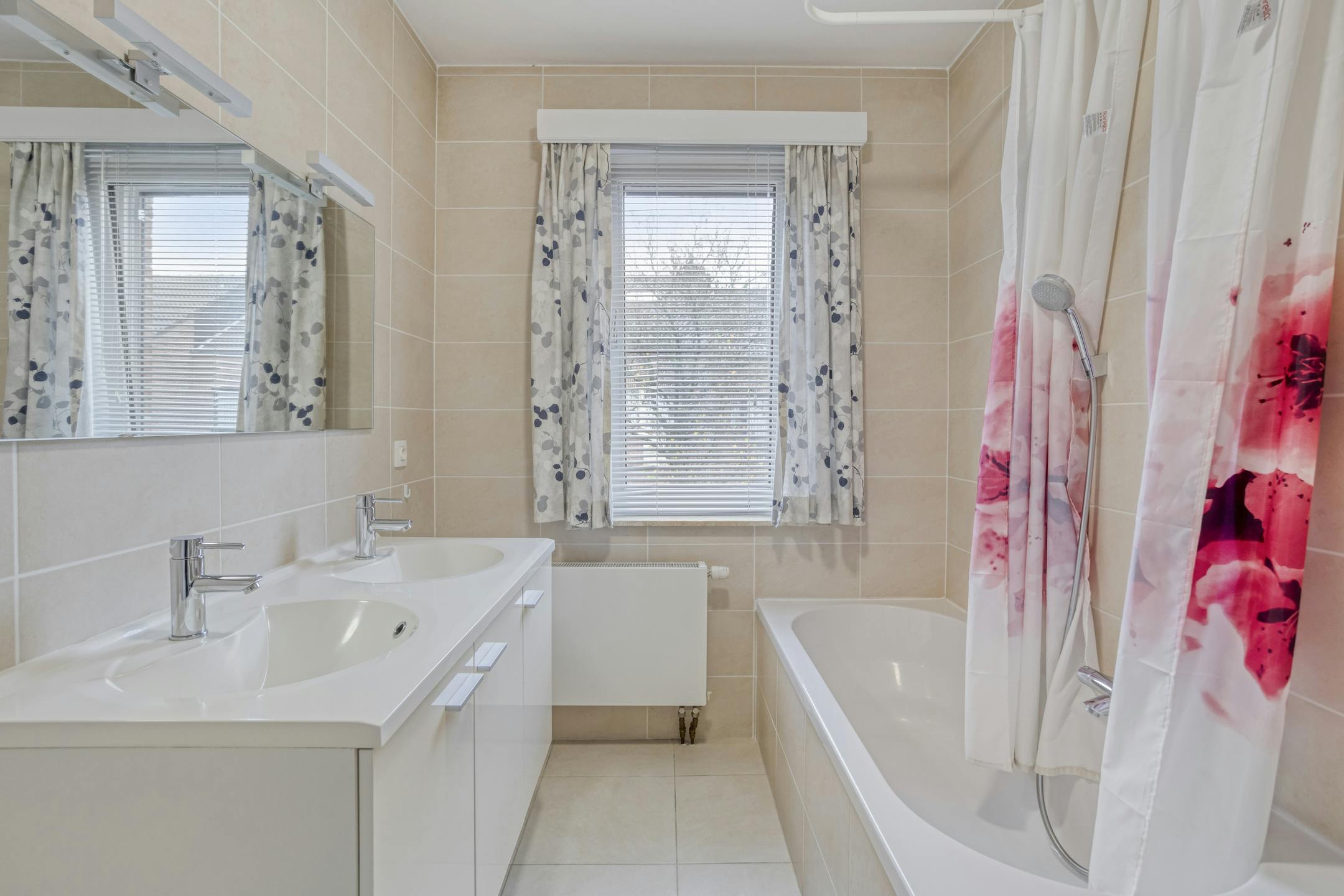 Gezellig huis te koop met garage in Merksem foto 18