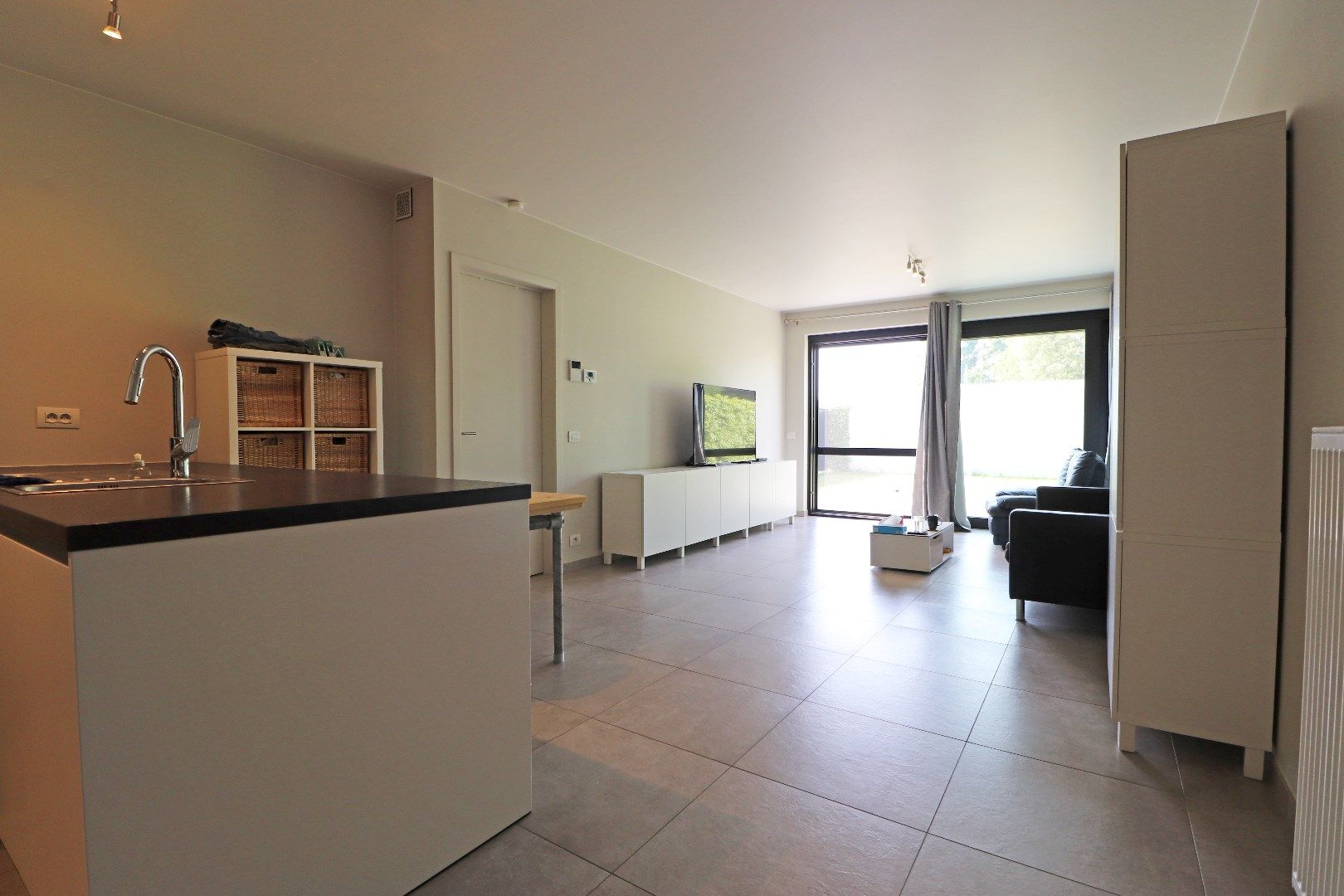 Verzorgd appartement met garage foto 2