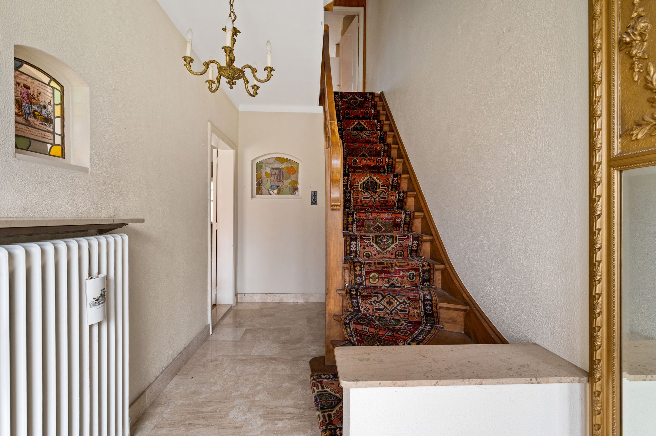 Ruime, te renoveren gezinswoning met 4 slpks, garage en tuin foto 3