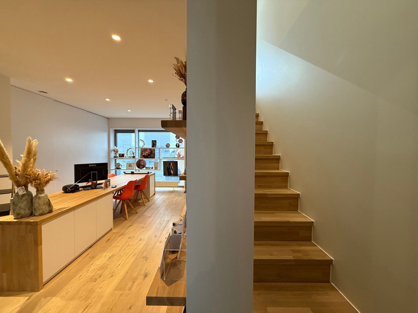 Perfect afgewerkt industriepand met kantoor en loods foto 9