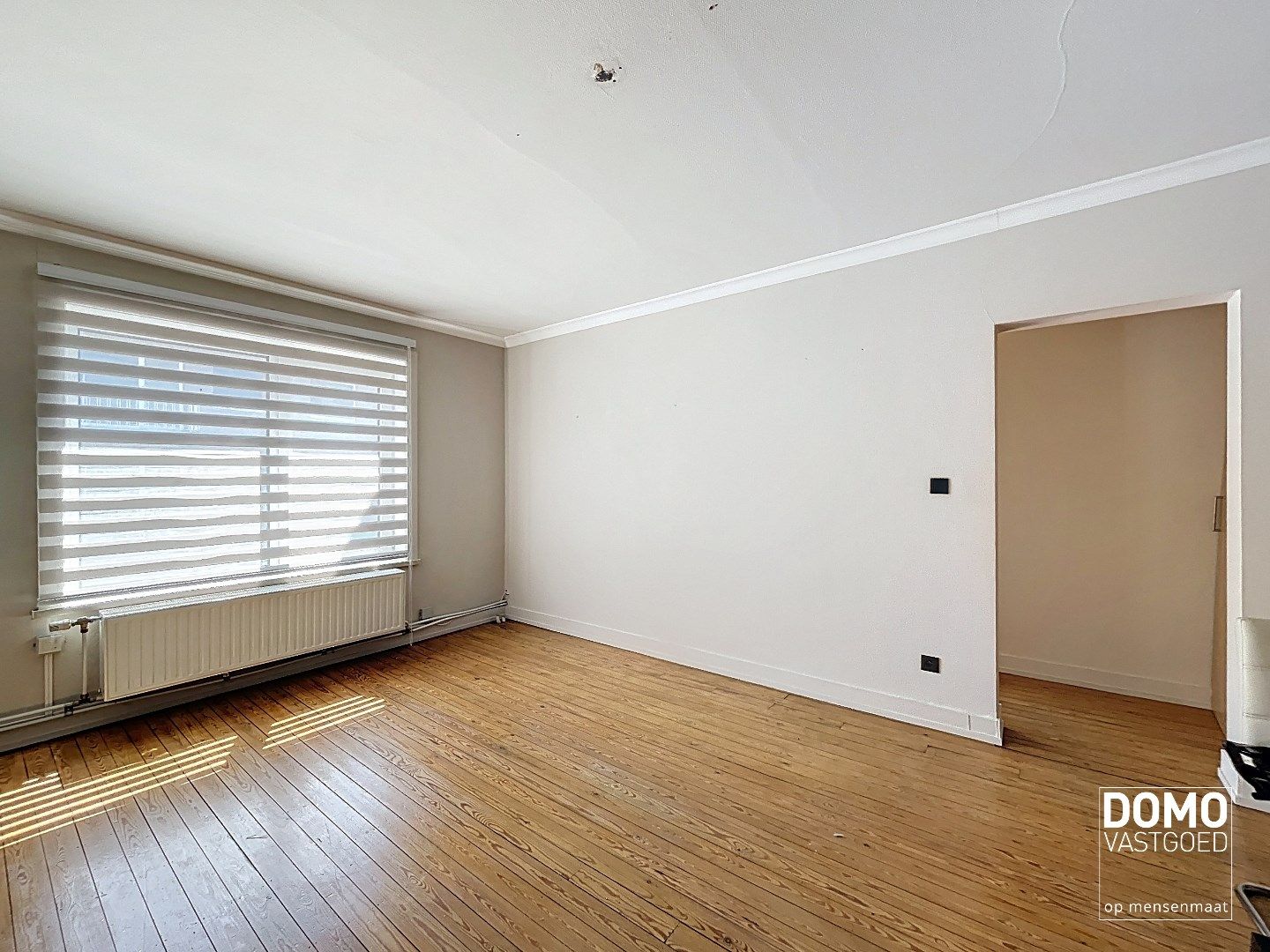 LICHTRIJK APPARTEMENT OP EERSTE VERDIEPING MET INPANDIG TERRAS foto {{pictureIndex}}