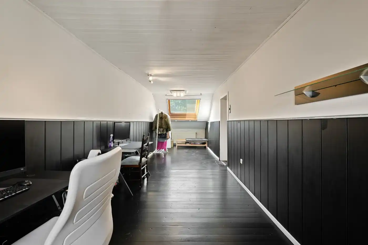 Ruime woning met 3 slpks, 2 badks en tuin foto 10