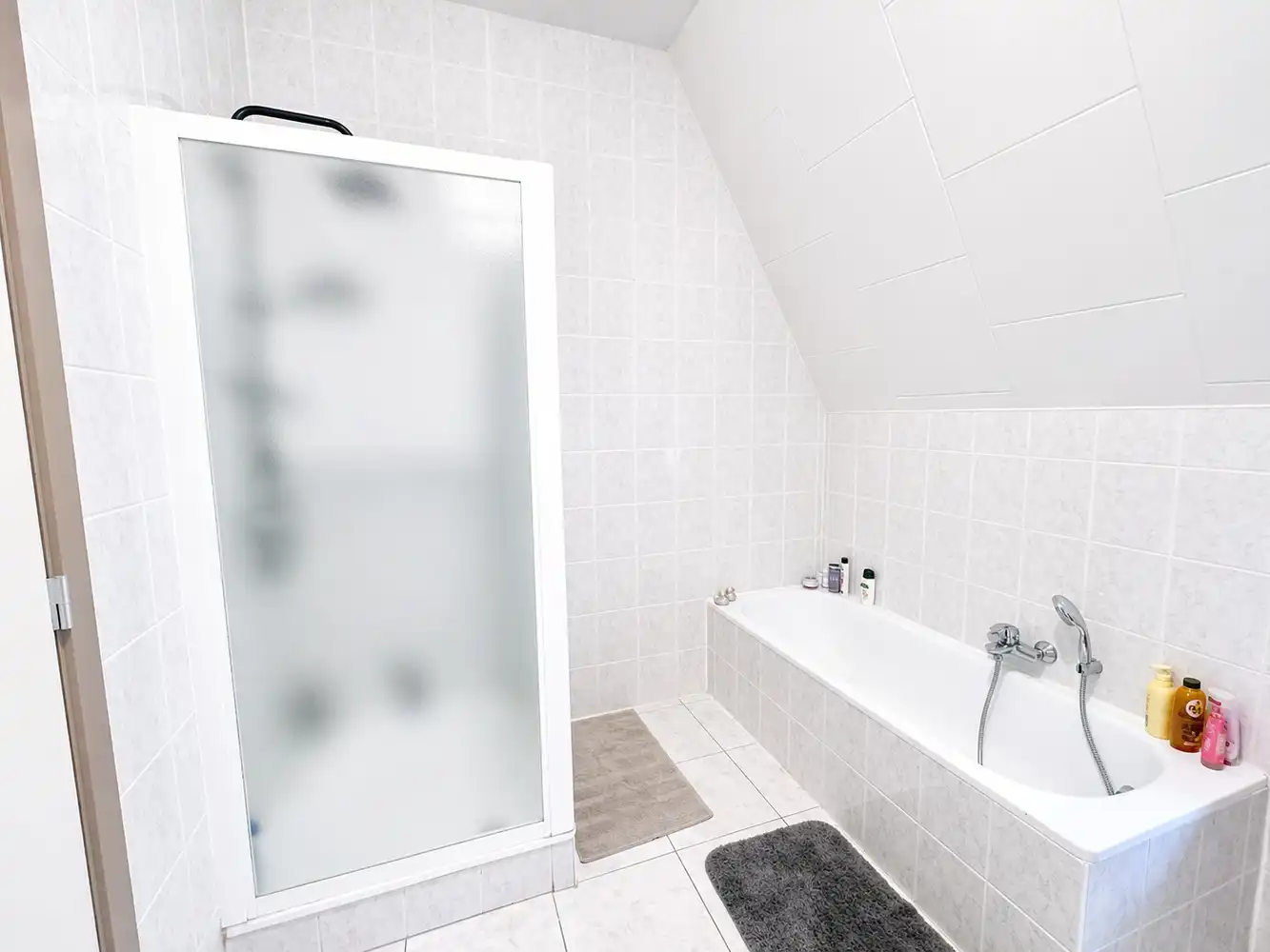 UITZONDERLIJK RUIM DUPLEX APPARTEMENT (H.O.B) foto 10