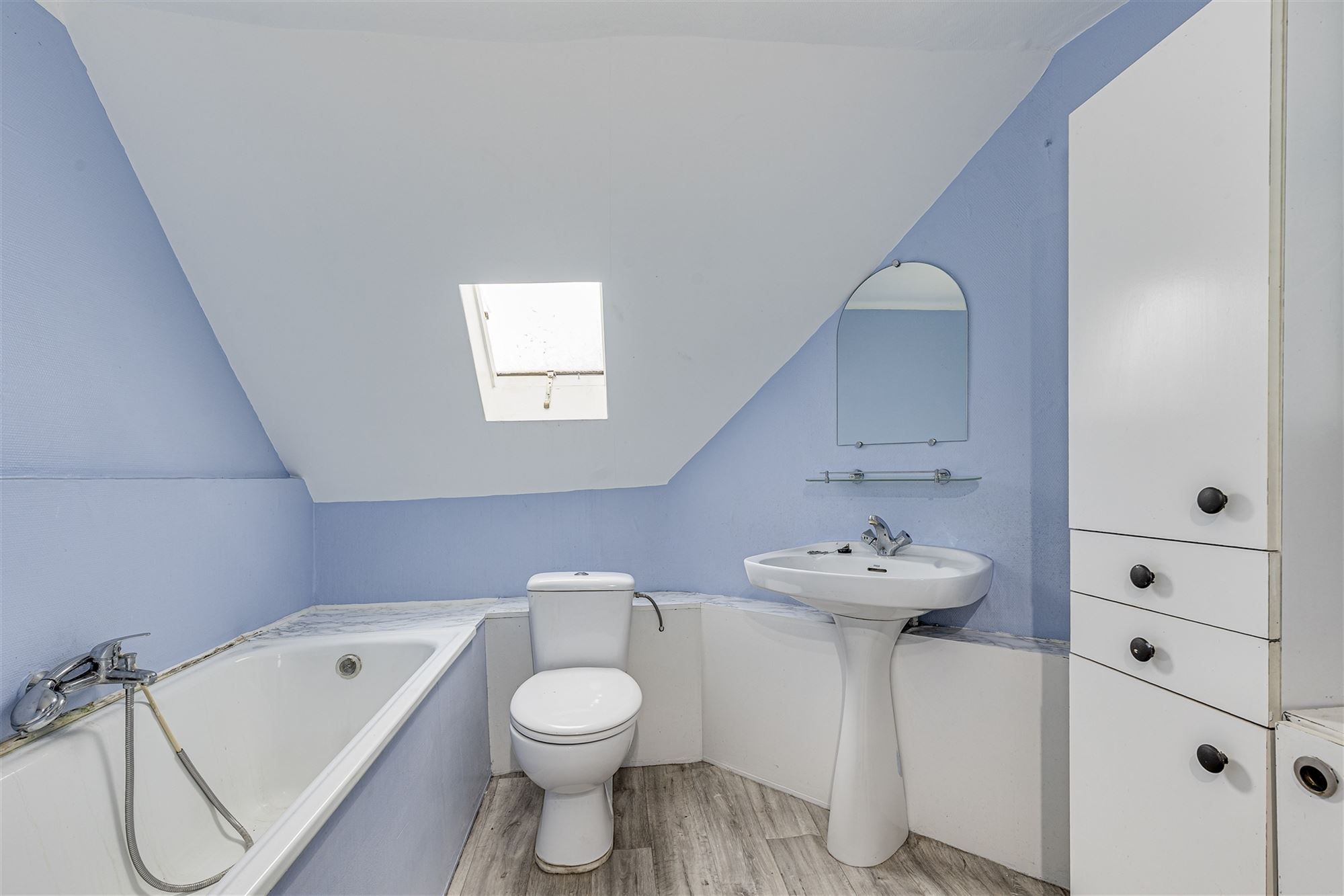 Charmante woning met enorm potentieel in hartje Berchem foto 15