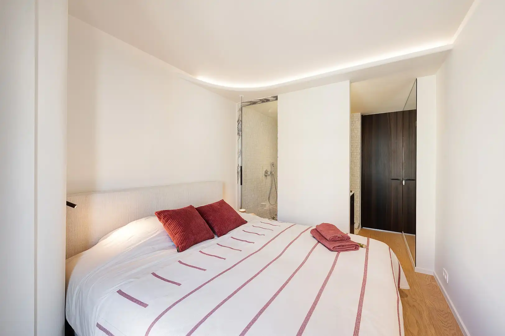 Prachtig gerenoveerd appartement nabij het centrum en de zee met open zichten. foto 22