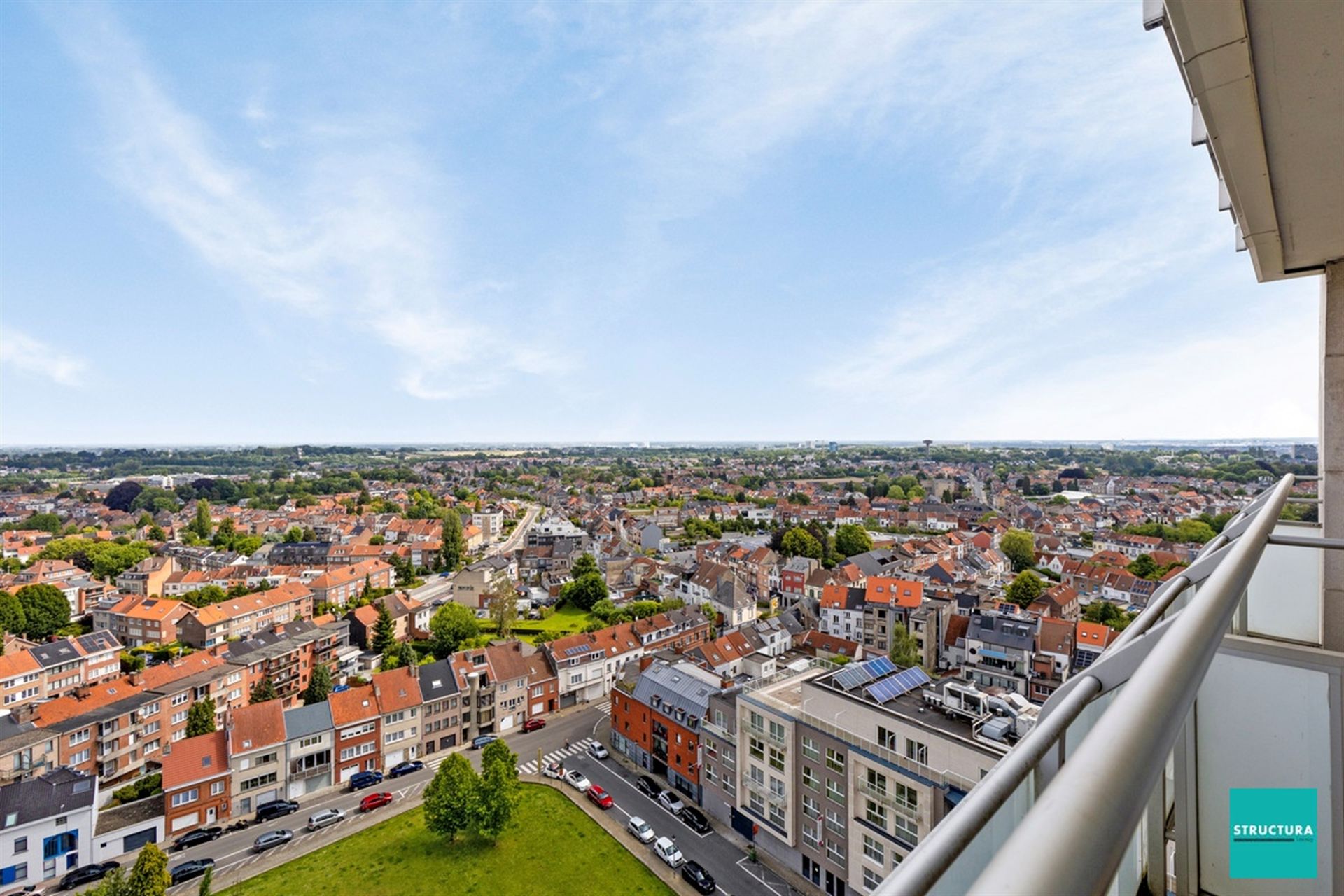 Appartement met 2 slaapkamers en prachtig uitzicht over Brussel. foto 13