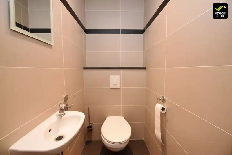 Te huur: Appartement met 2 ruime slaapkamer, parkeerplaats en garage foto 11