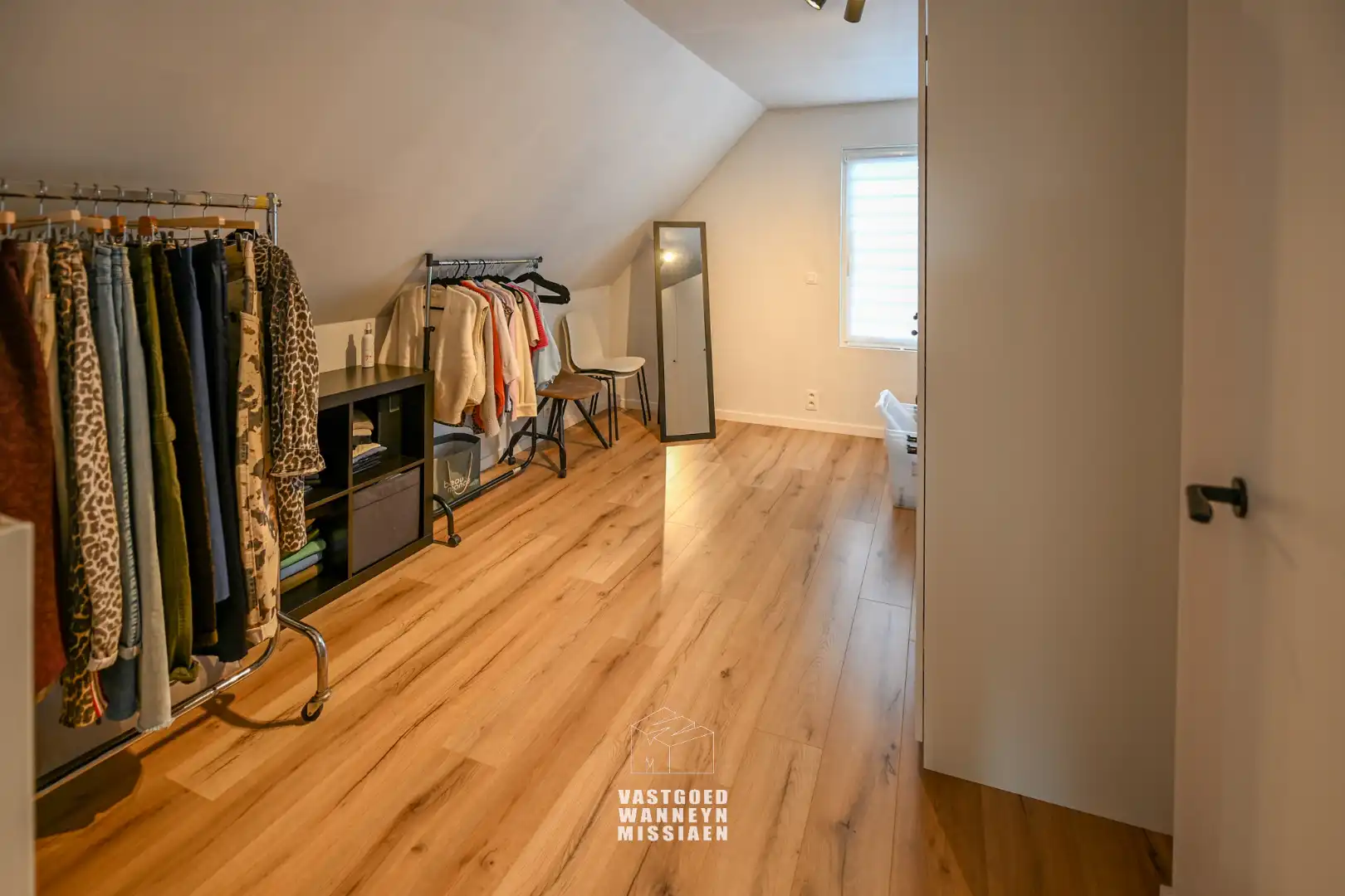 Charmante woning met 3 slaapkamers, bureel, garage en tuin met verzicht op 972m² foto 10