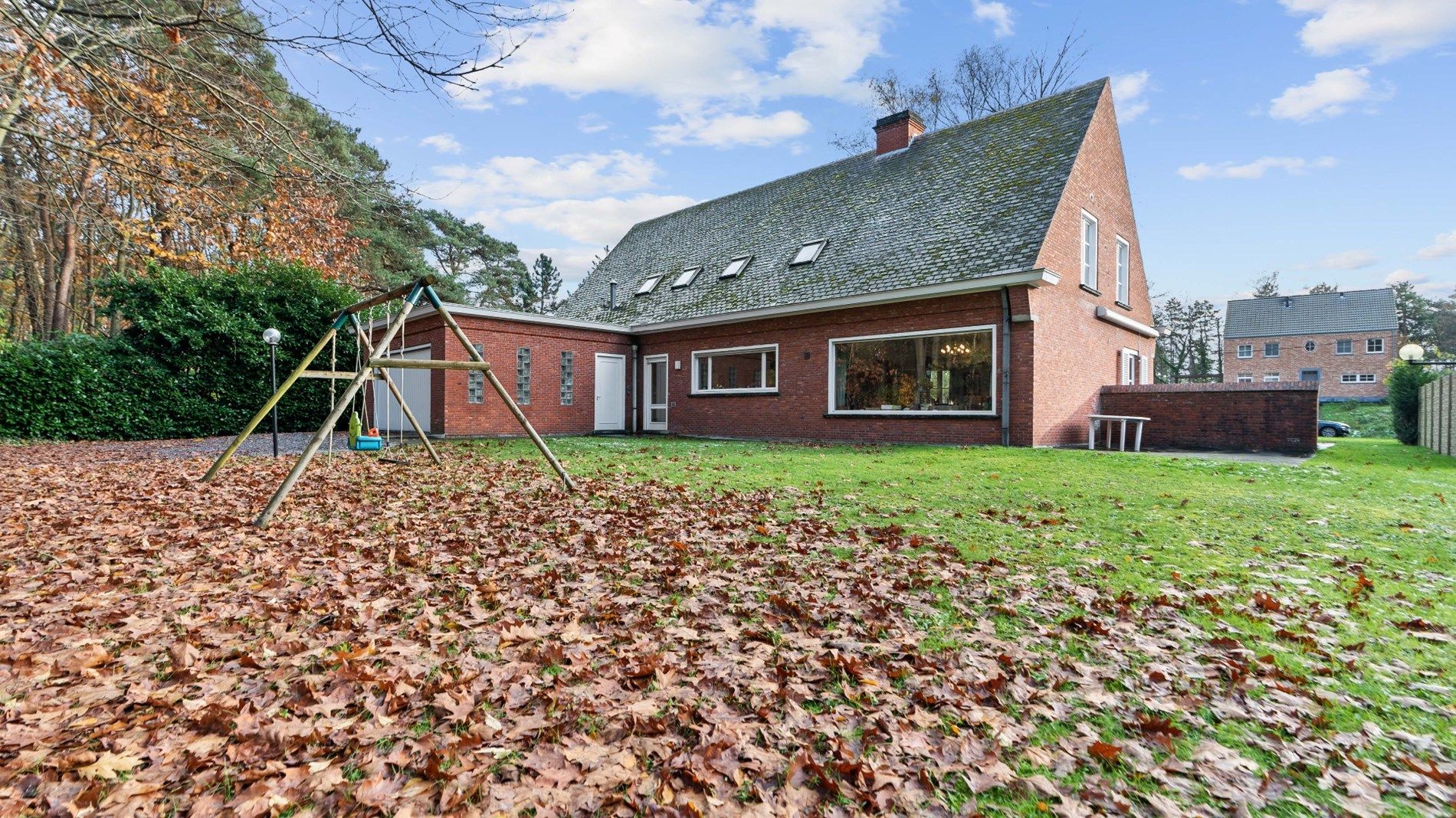 AARSCHOT - landhuis met 6 slks op 19a foto 3