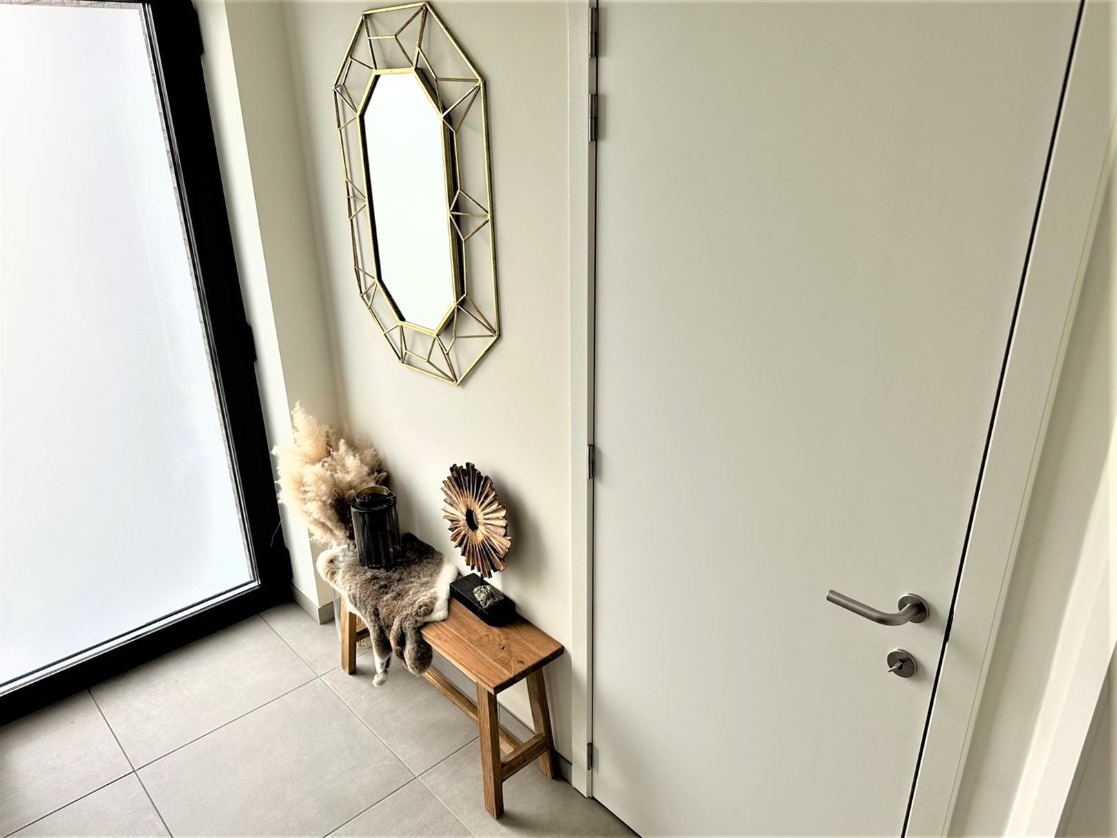 TE HUUR: Moderne woning met 3 slaapkamers te Pelt! foto 3