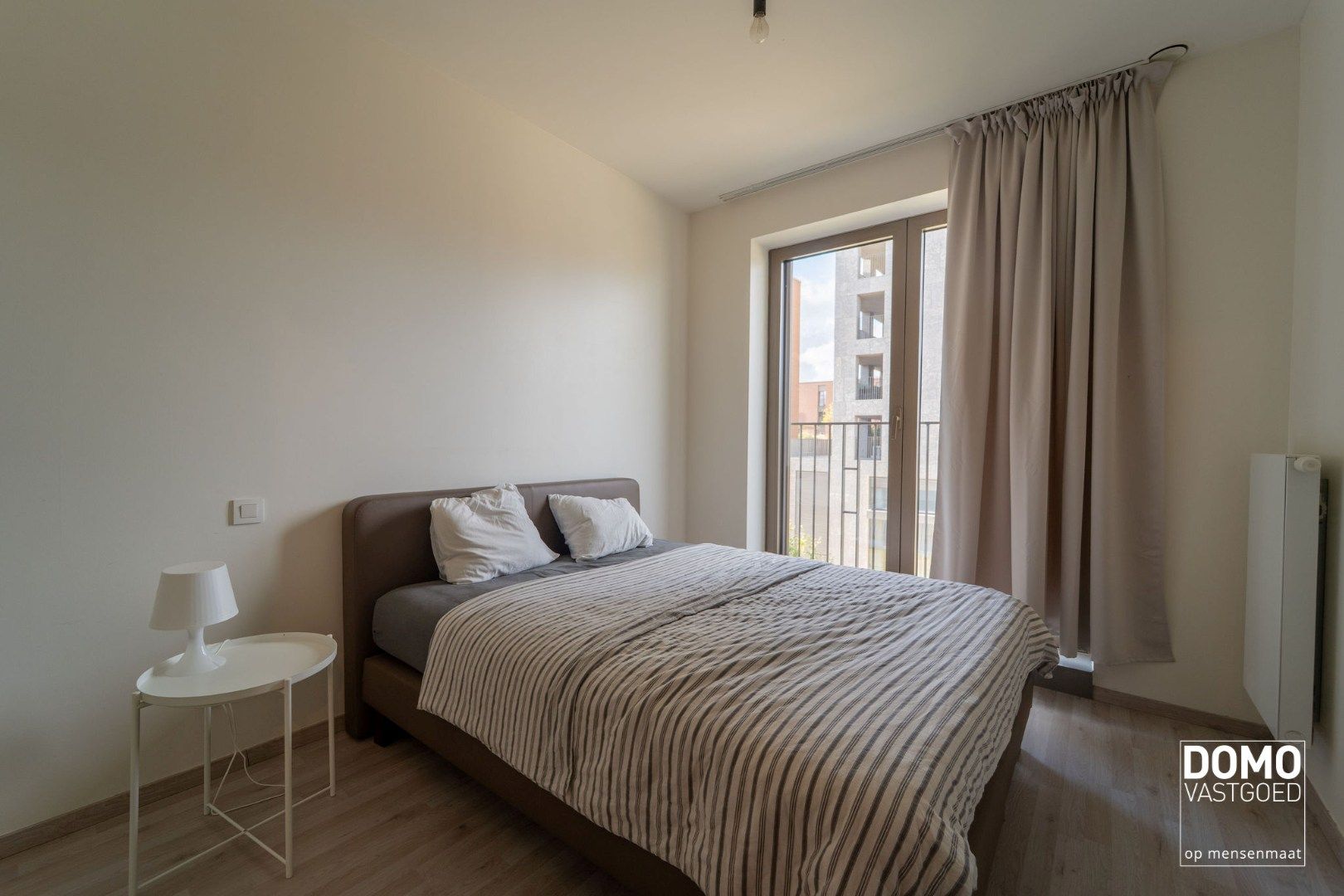 LUXE APPARTEMENT MET PRACHTIG TERRAS, 2 SLAAPKAMERS EN AUTOSTANDPLAATS TE KOOP IN HARTJE VAN HASSELT  foto 6