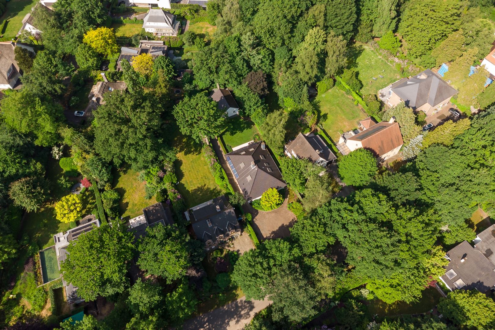 Ruime villa op 1.150 m² in gegeerde woonwijk Vriesdonk foto 43