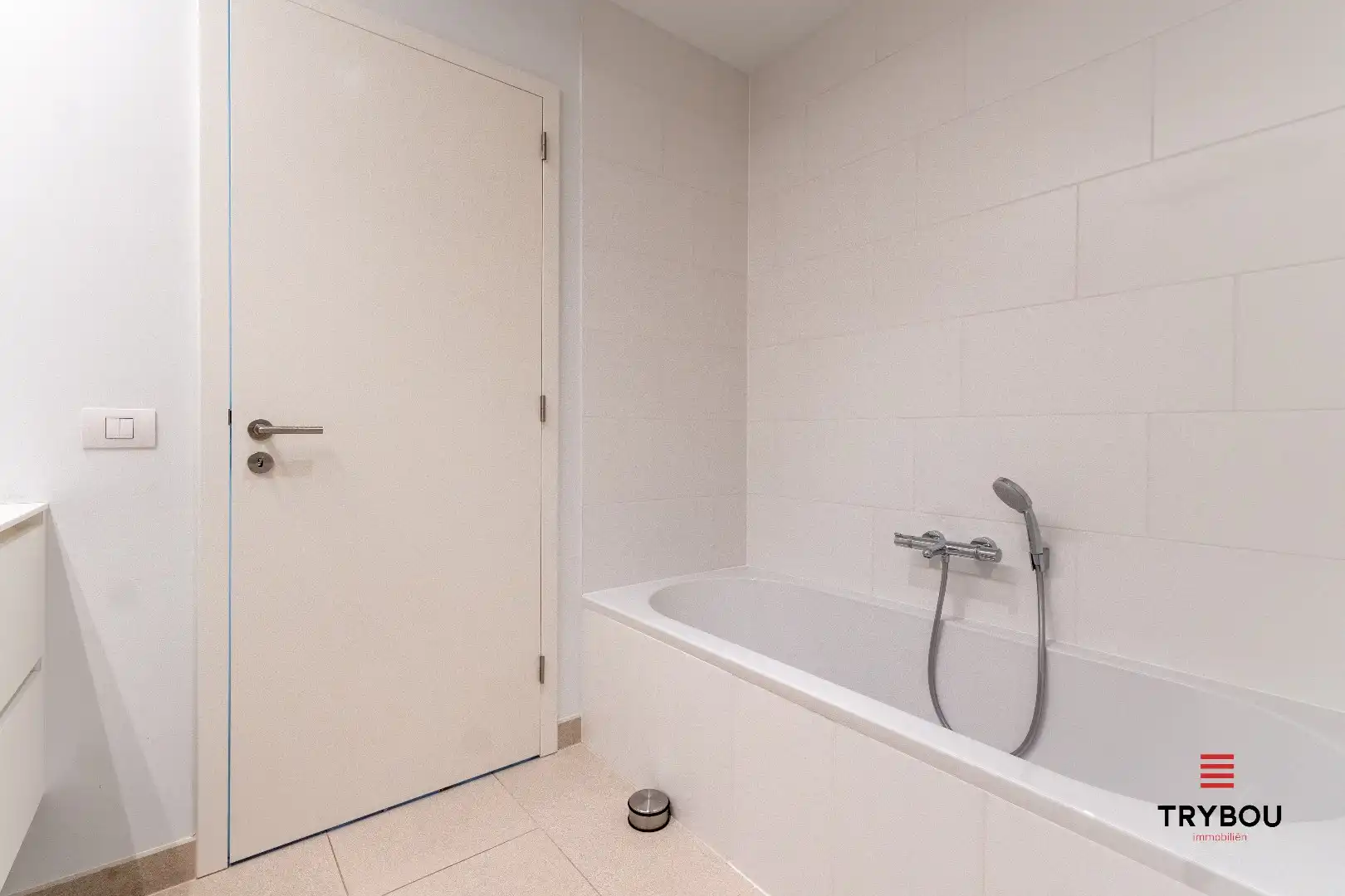 Appartement met 2 slaapkamers, garage en 2 staanplaatsen in Houthulst! foto 14