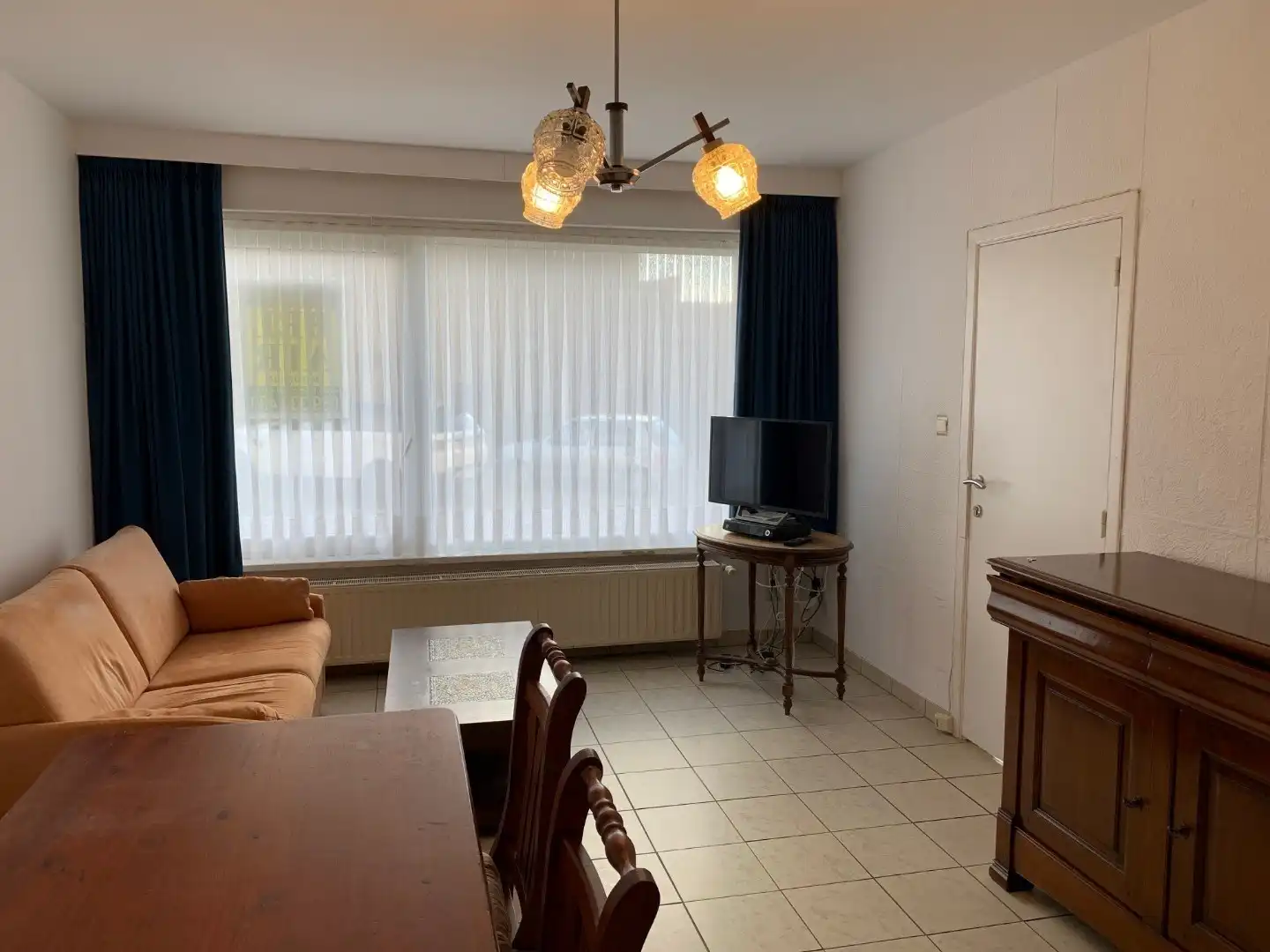 Gemeubeld appartement op het gelijkvloers - 1 slaapkamer en koertje foto 3