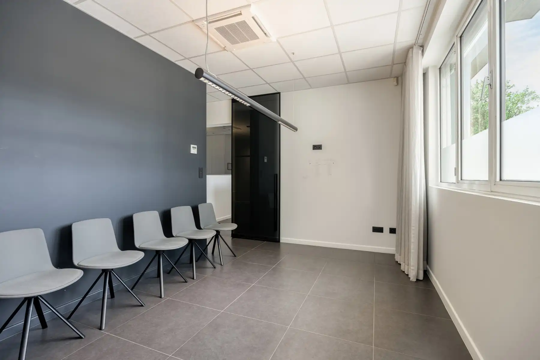 Commercieel gelegen kantoorruimte met moderne voorzieningen. foto 9