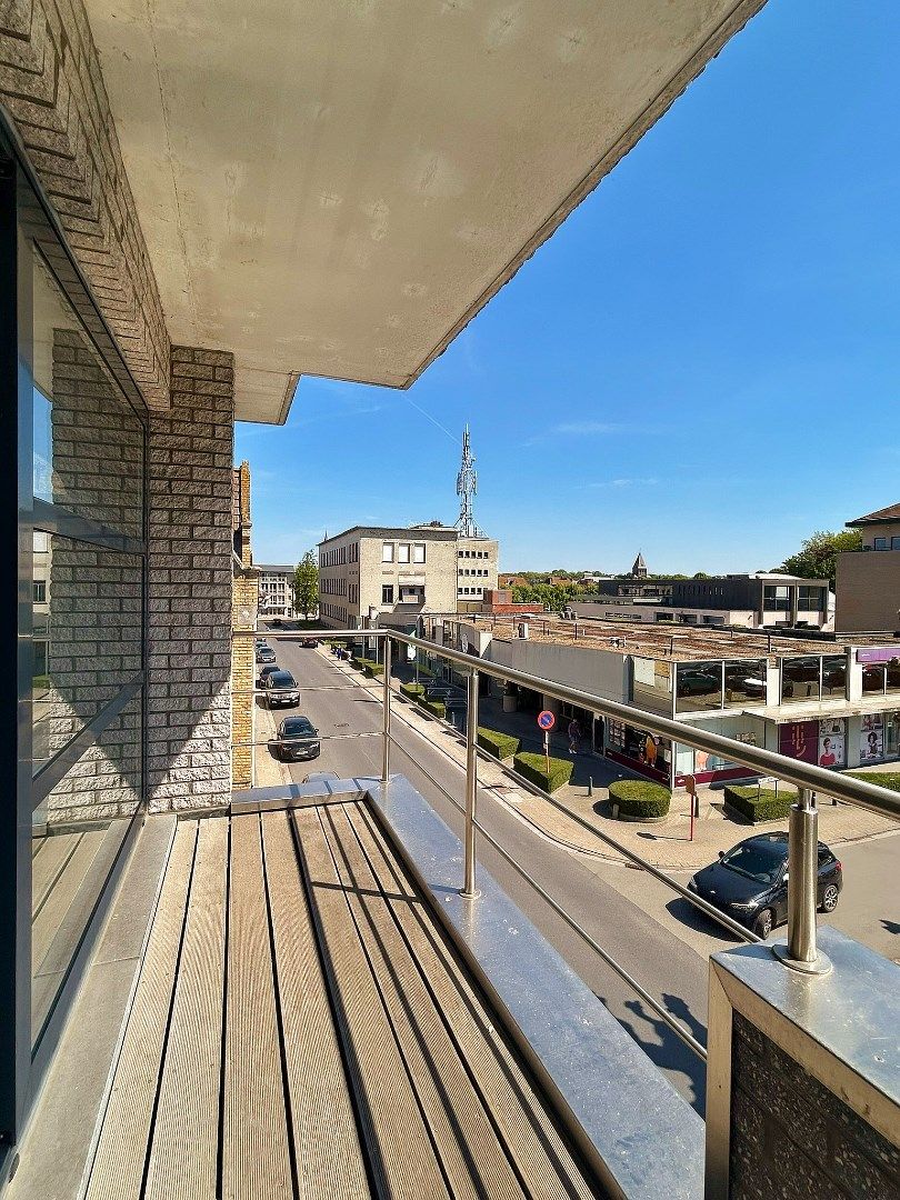 Ruim appartement met zonnig terras in het centrum van Ieper foto 6