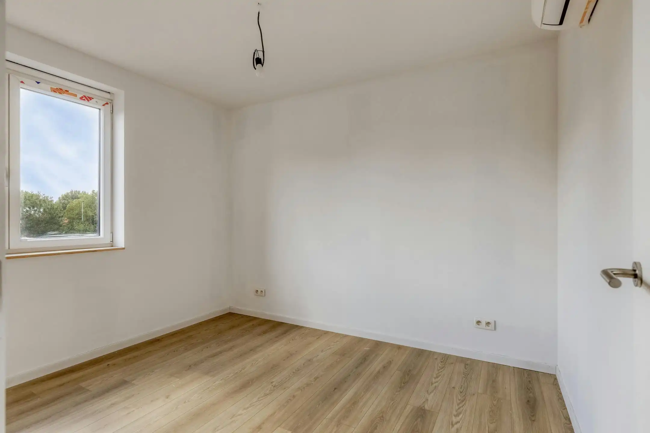 Nieuwbouwwoning met  3 slaapkamers te koop in Zwijnaarde foto 8