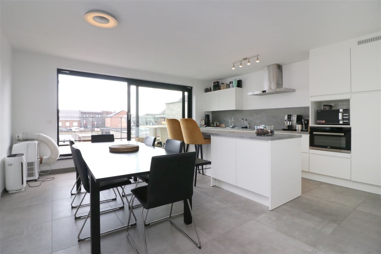 Duplex met 2 slpk., zuidterras en autostplts op rustige locatie foto 11