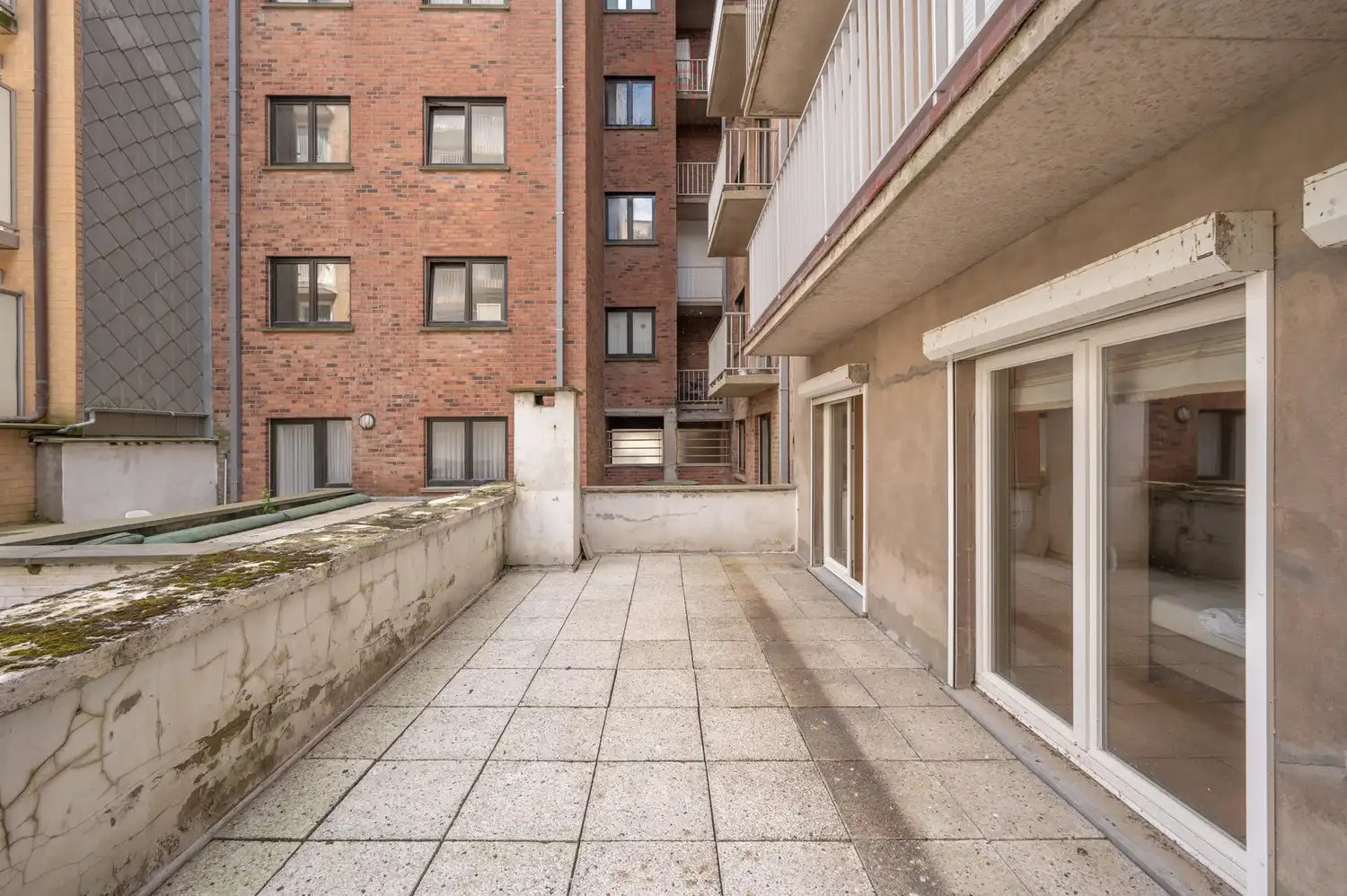 Instapklaar vernieuwd appartement met een mooi zijdelings zeezicht in Duinbergen foto 20