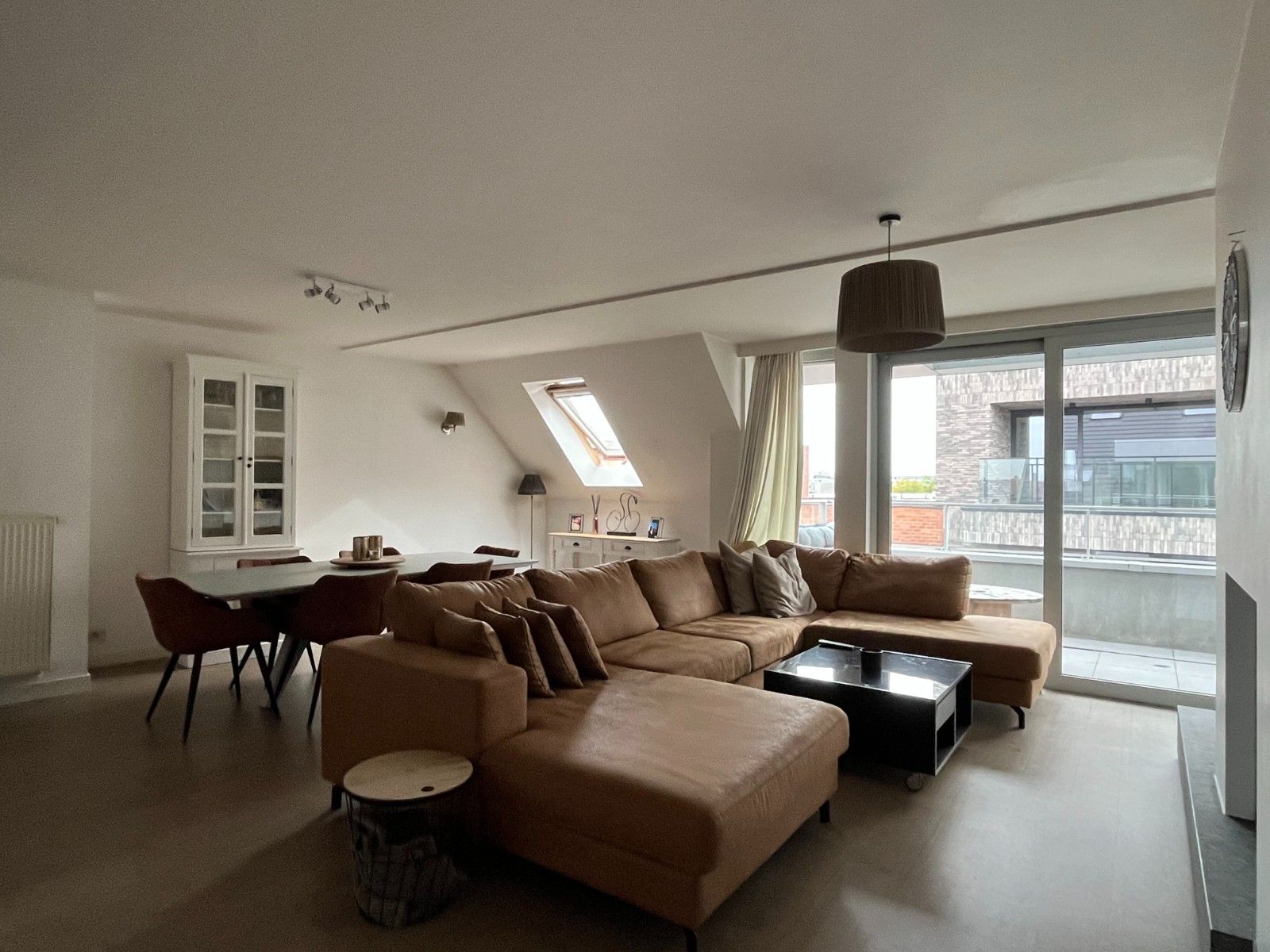 Ruim, zeer centraal  duplexappartement met 3 kamers foto 5