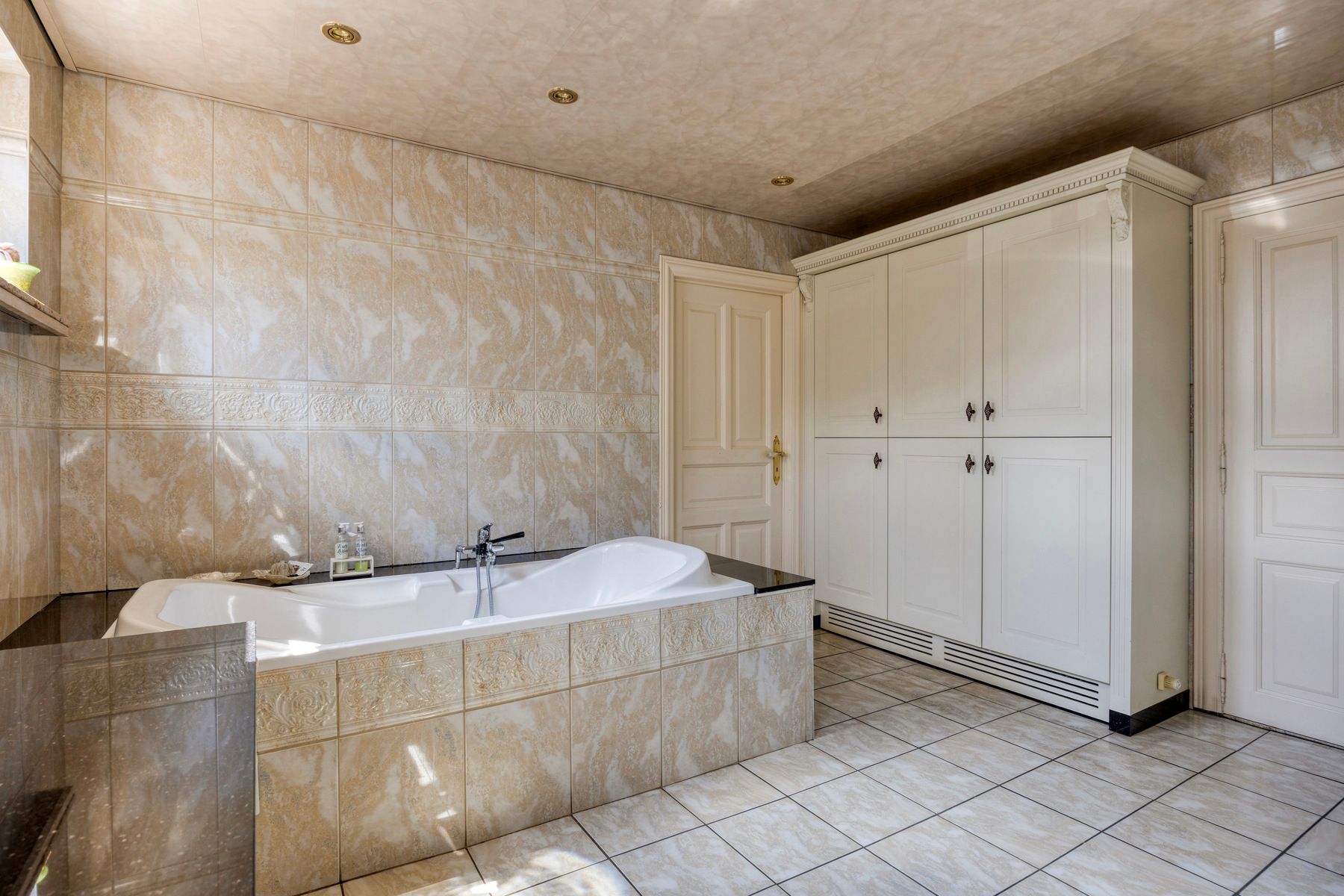 Karaktervolle villa met veel mogelijkheden in Lommel! foto 19