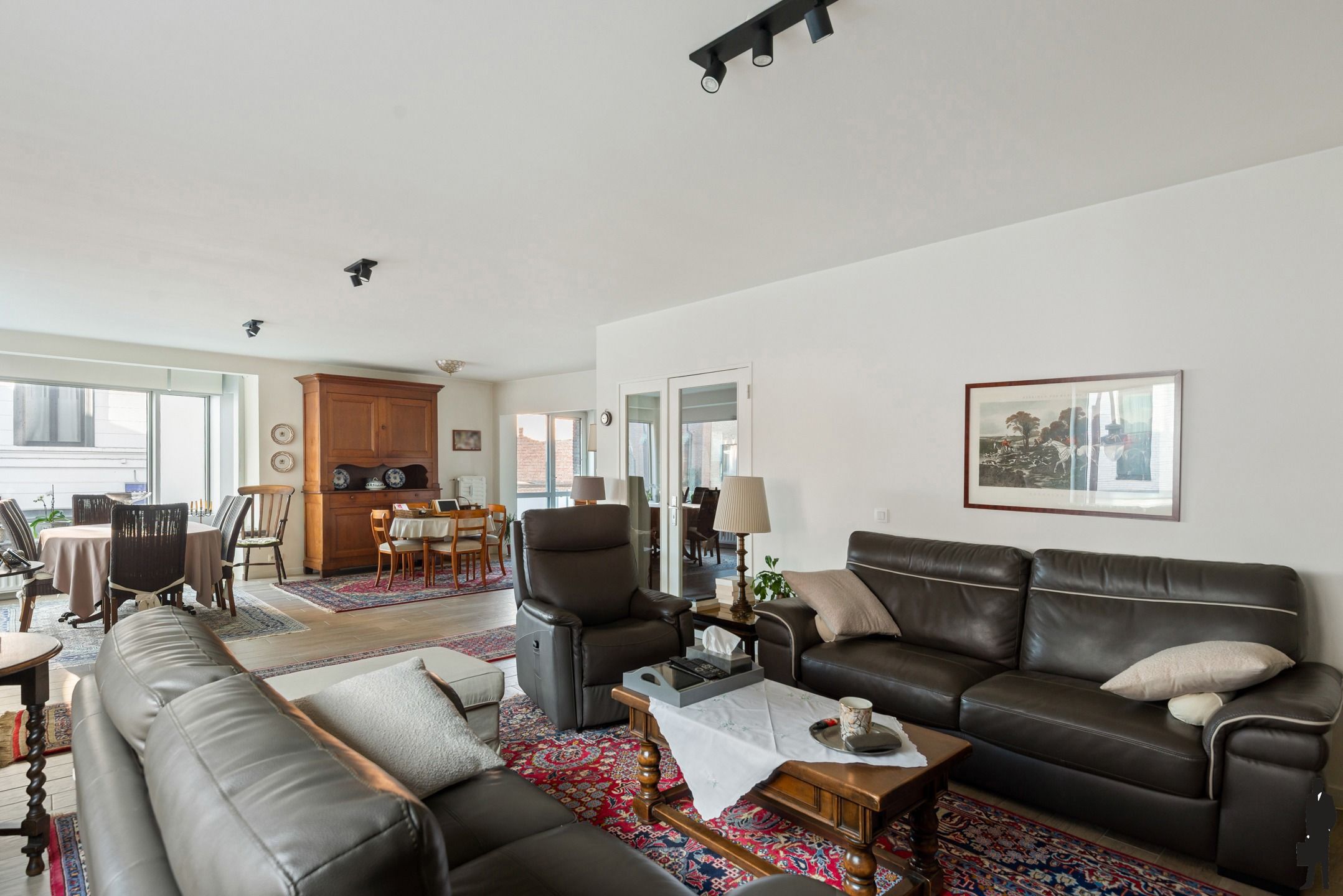 Riant 2-slaapkamerappartement (± 125 m²) met zonnig terras foto {{pictureIndex}}