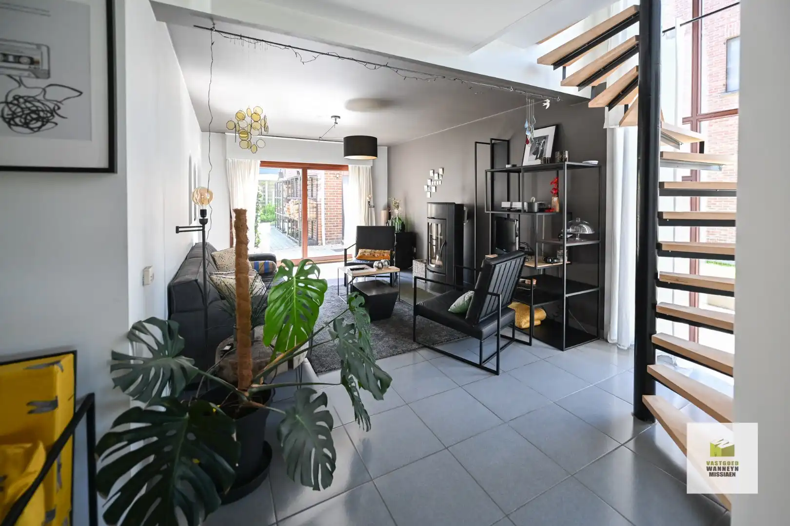 Centraal en rustig gelegen woning met 3slpk, garage en tuin foto 6