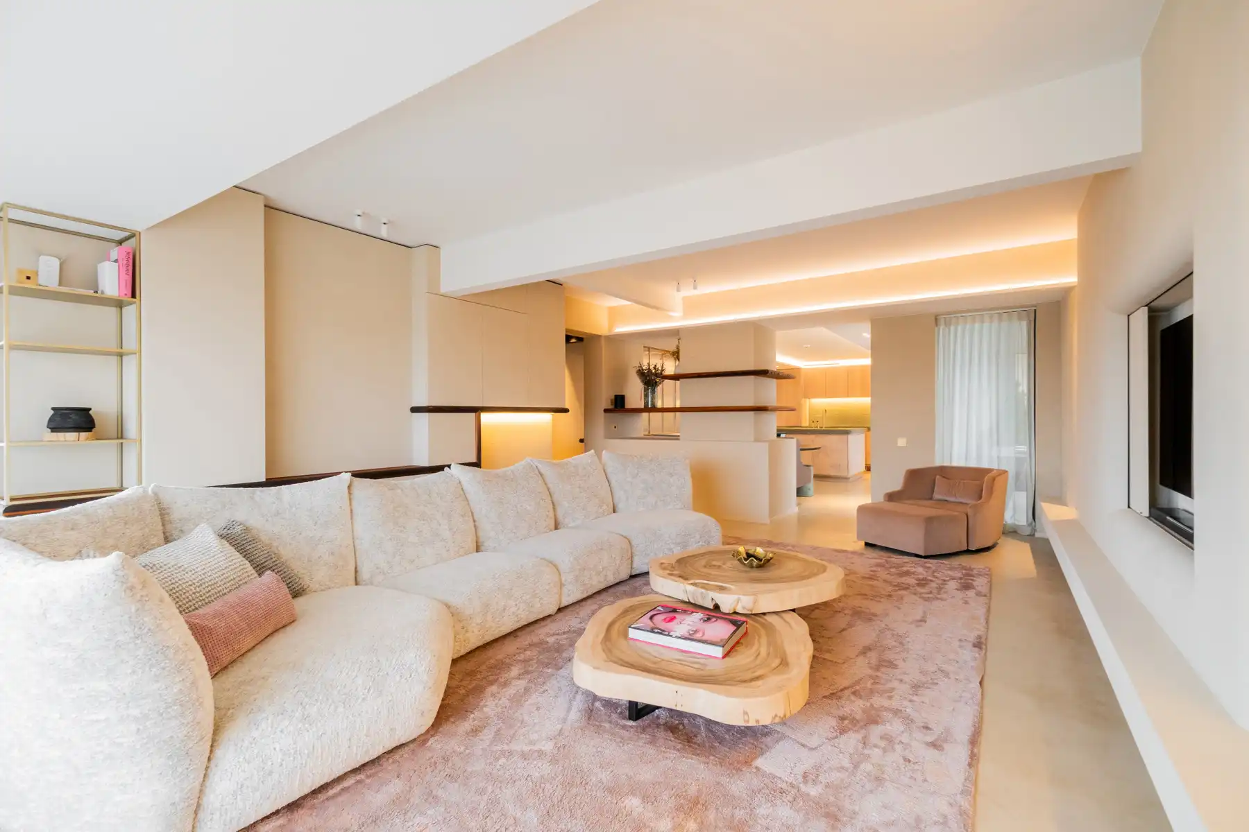 Luxe appartement met ruim terras en unieke zichten foto 13