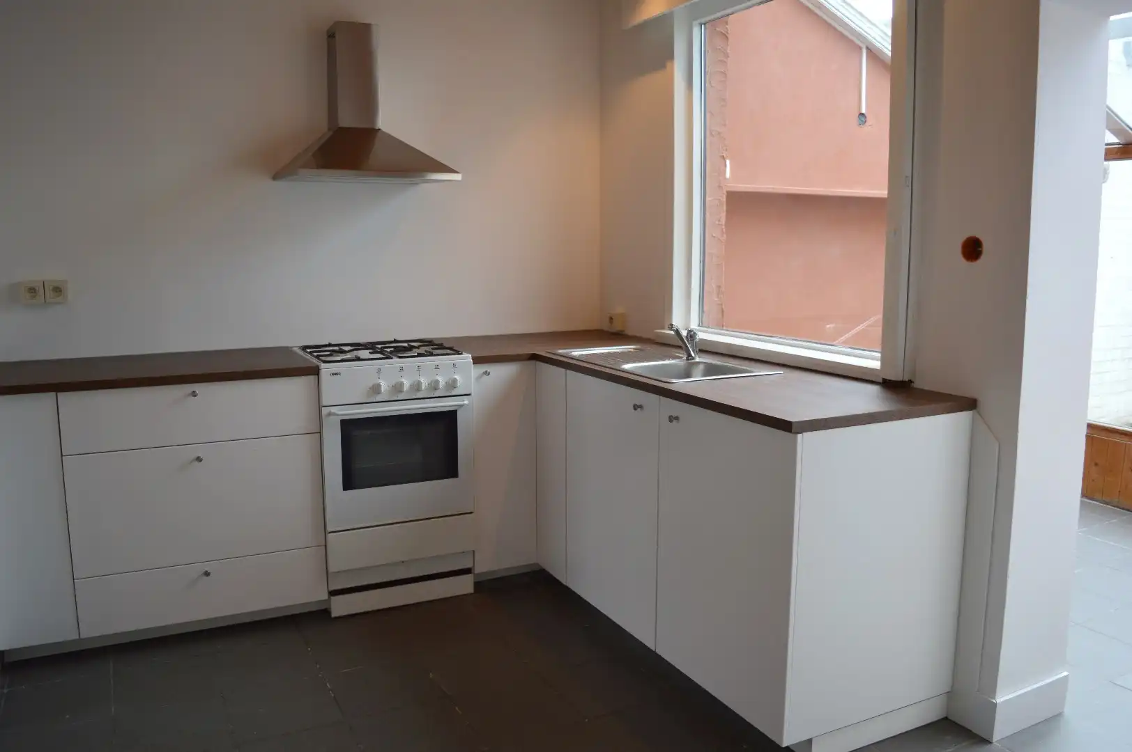 Woning met 2 slaapkamers in Bissegem met vlotte bereikbaarheid foto 5