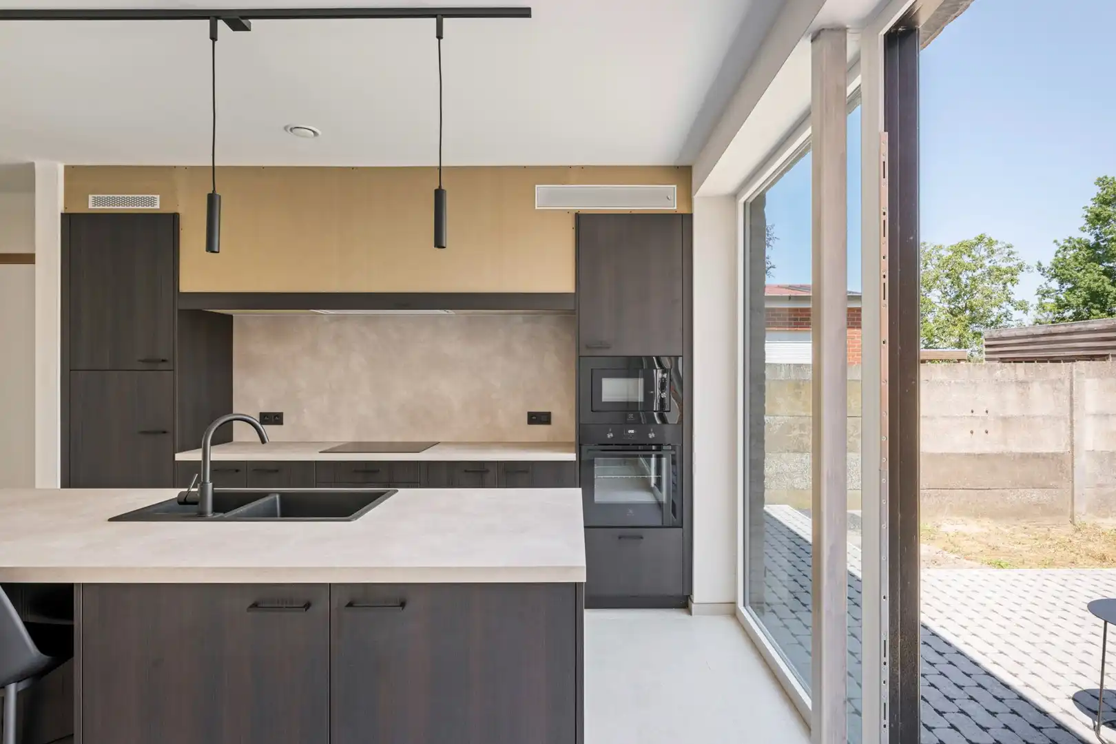 BEZOEKMOMENT OP 06/09 - Kwalitatief afgewerkte lichtrijke en ruime nieuwbouw woning met tuin en 3 volwaardige slaapkamers foto 11