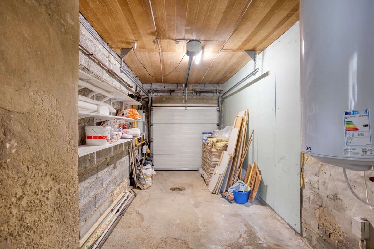 Op te knappen gezinswoning op centrale locatie in Riemst foto 16