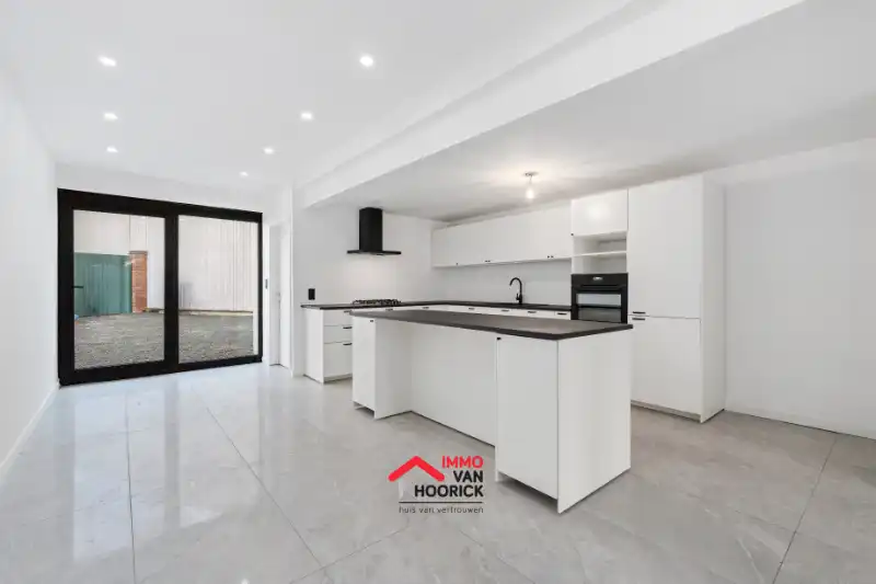 Mooie instapklare woning 3 slaapkamers! foto {{pictureIndex}}