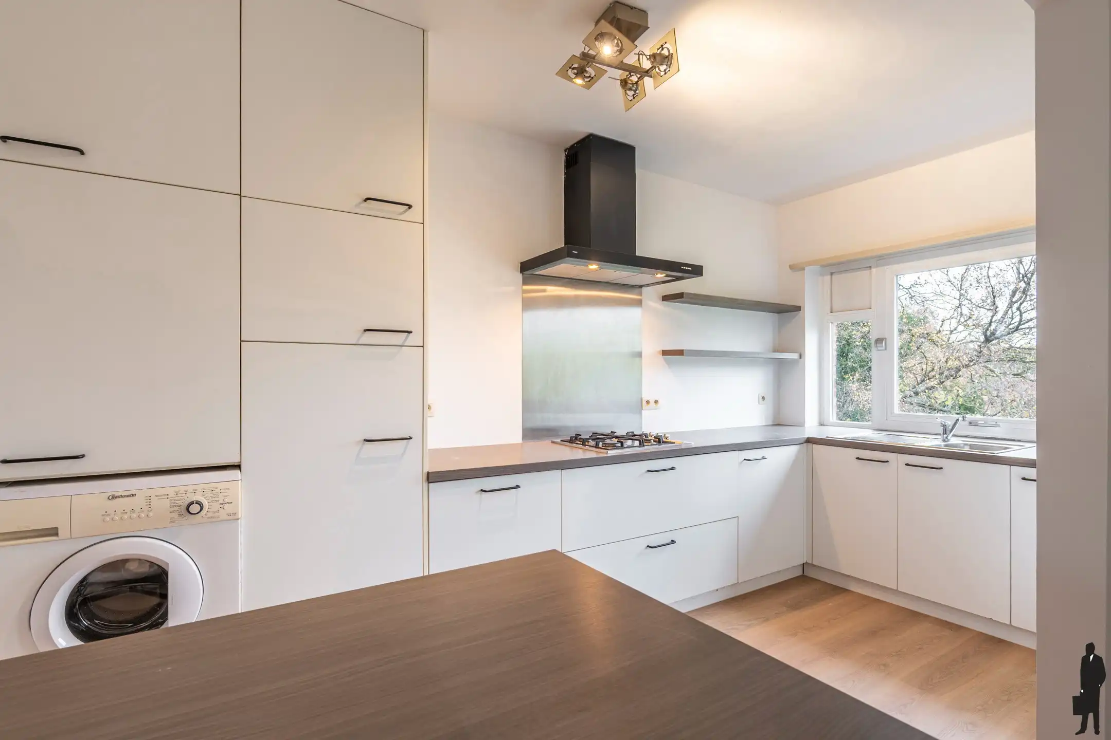 Ruim instapklaar appartement met 2 slaapkamers en terras foto 6