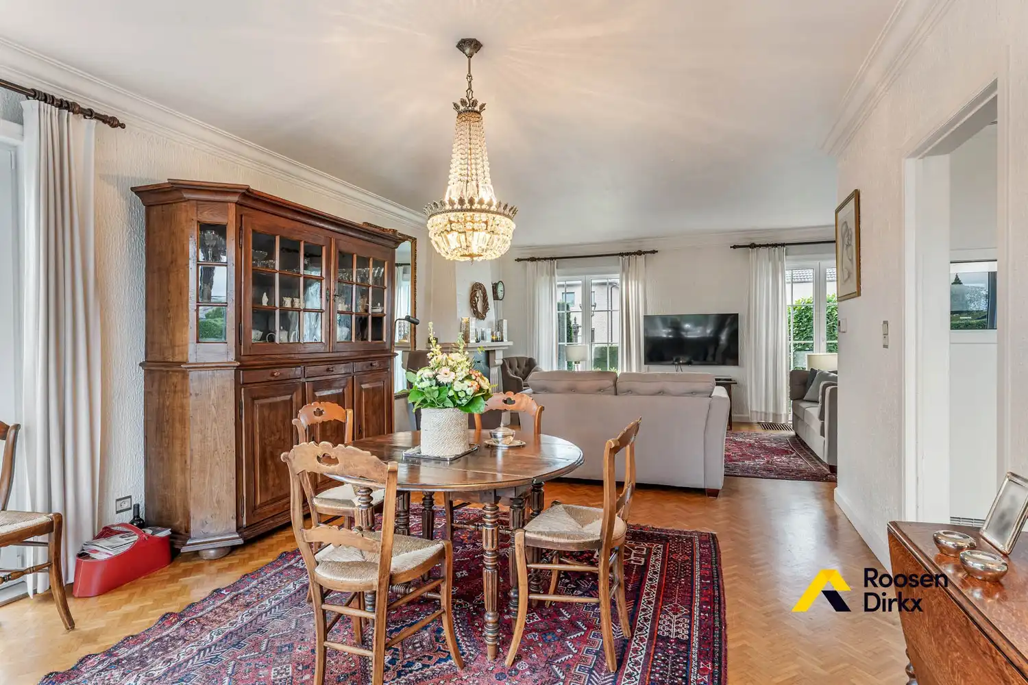 Charmante gelijkvloerse woning met 4 slaapkamers op perceel 1.282m² foto 5