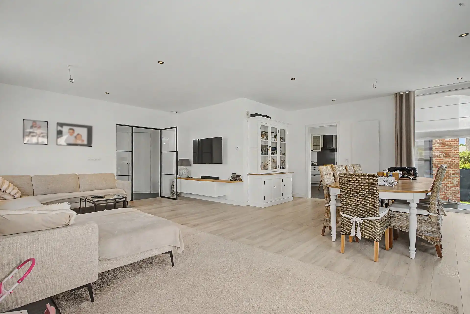 Recente Halfopen nieuwbouwwoning met 3 slaapkamers foto 9