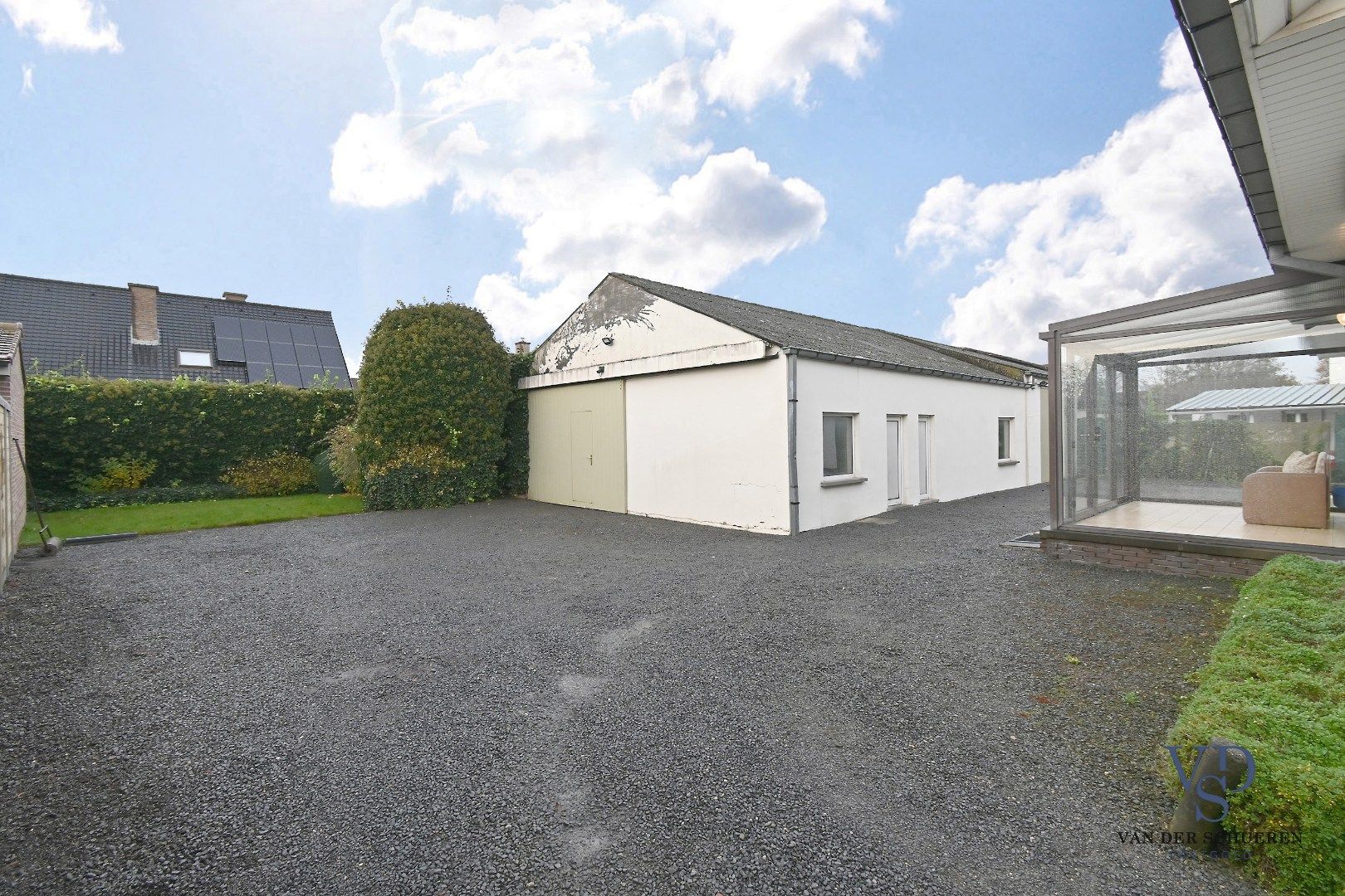 Bungalowwoning met afzonderlijke loods foto 26