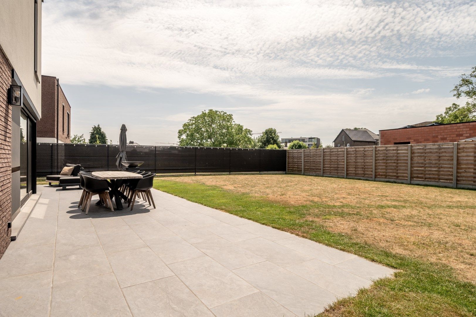 Luxueus afgewerkte alleenstaande woning op 481 m² foto 2