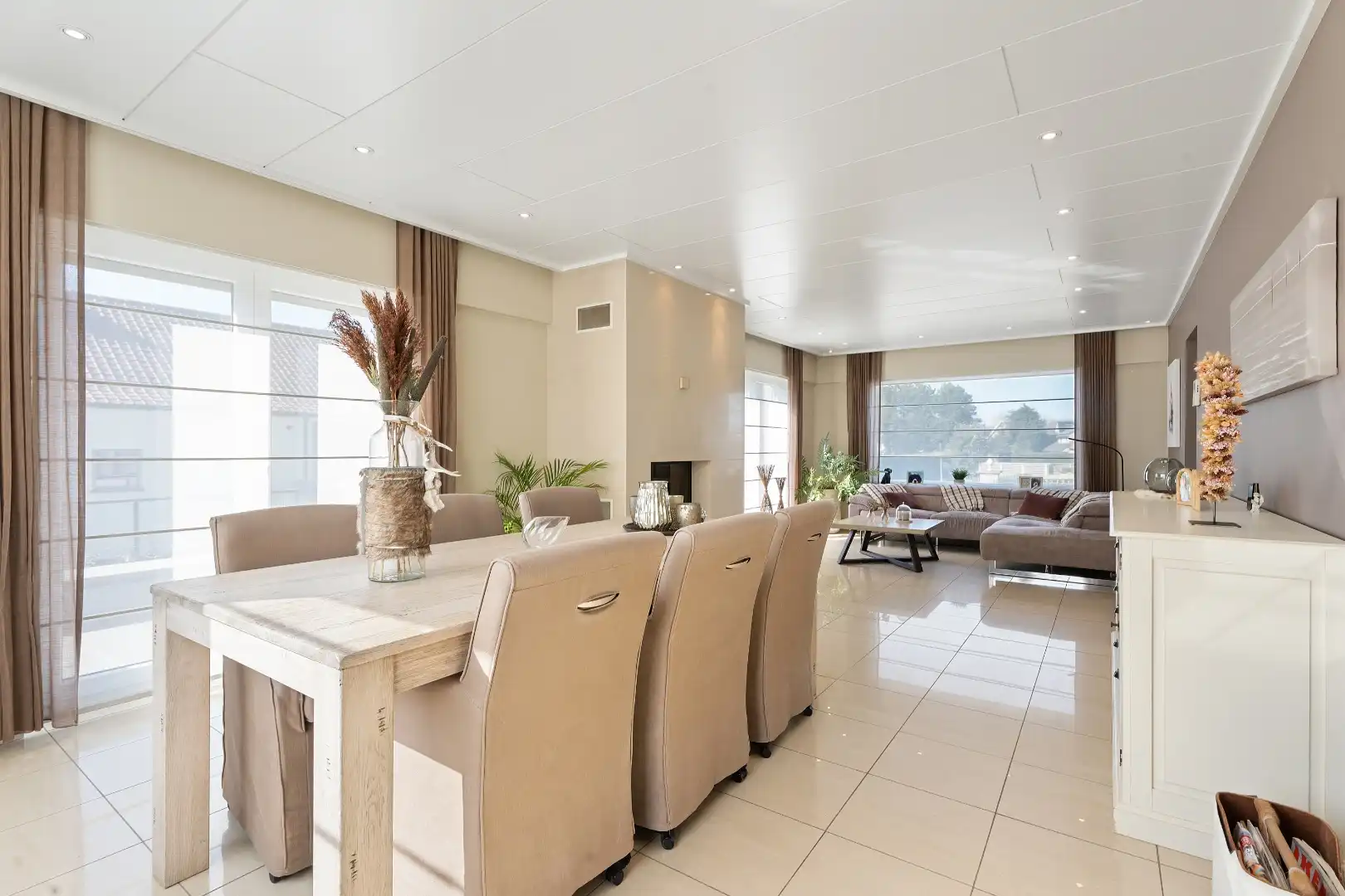 Statige villa gelegen in een rustige wijk in Oostduinkerke foto 6