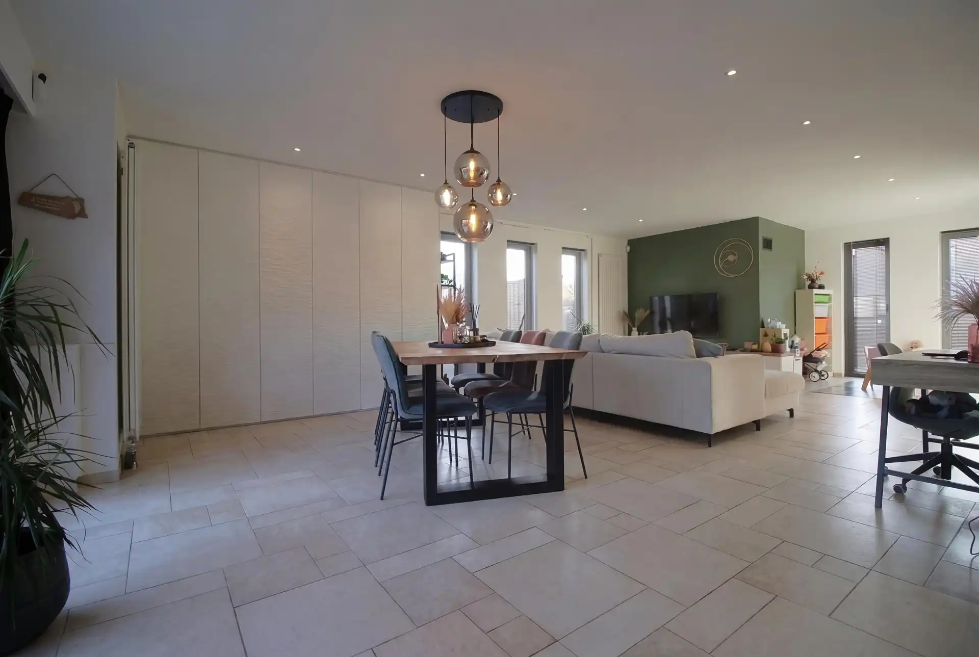 Ruime villa met 3 slpk en grote tuin foto 4