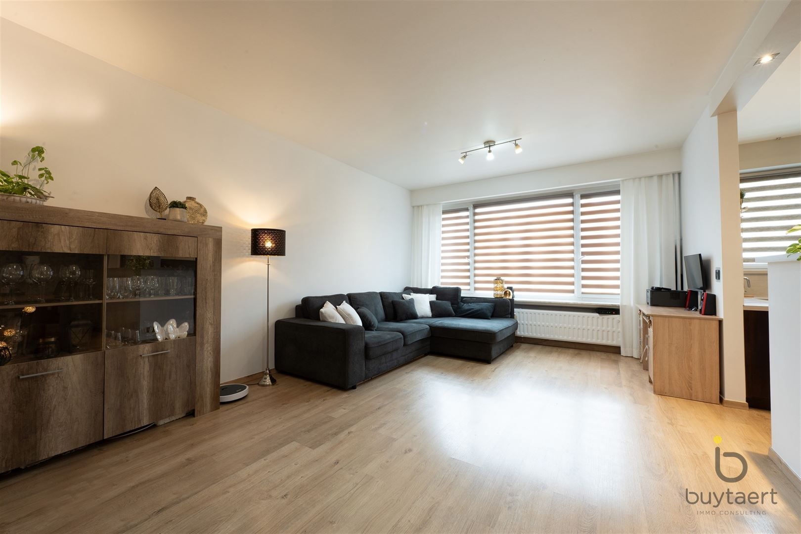 Gerenoveerd drie slaapkamer appartement te Hoboken. foto 5