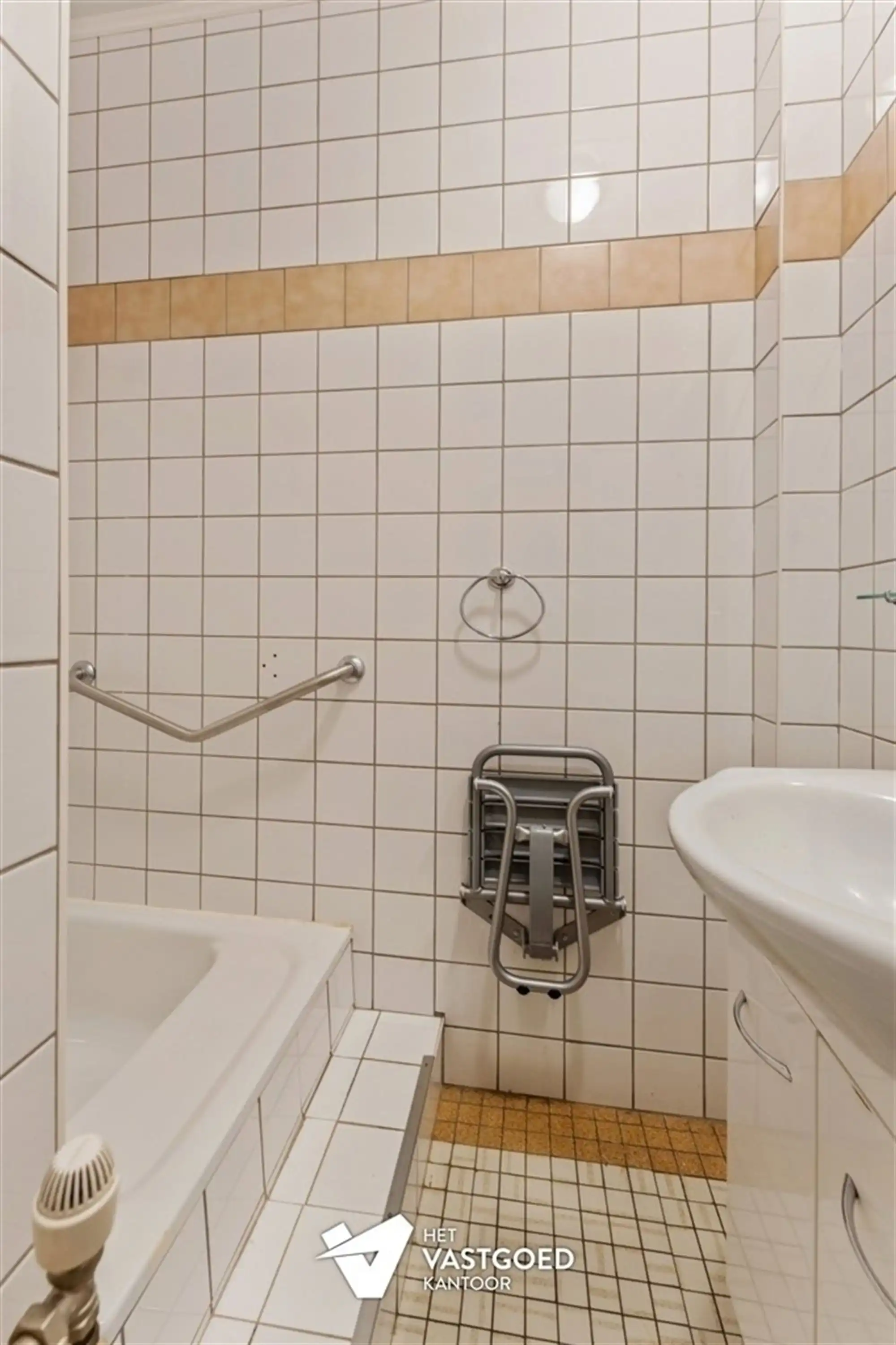 TE RENOVEREN WONING MET 3 SLAAPKAMERS OP RUSTIGE DOCH CENTRALE LIGGING IN LUMMEN (MELDERT) foto 17