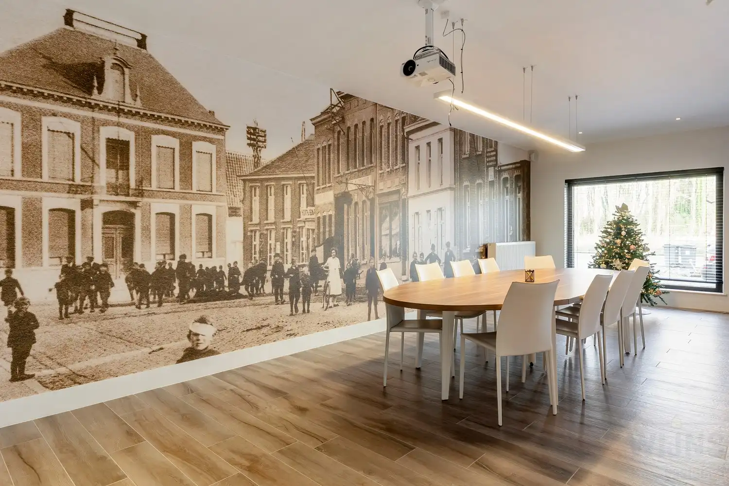 Uiterst gunstig gelegen kantoor. foto 22