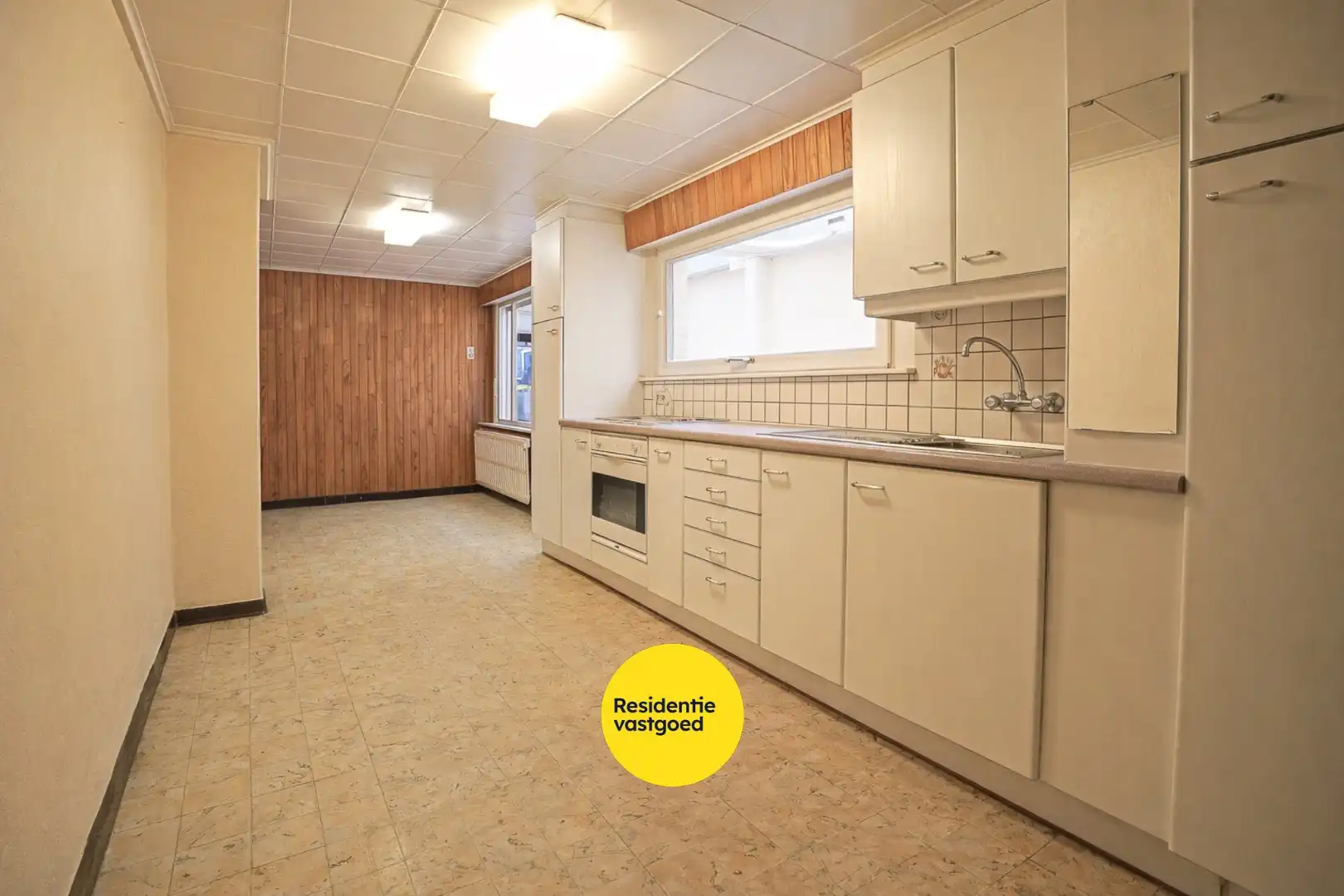 Renovatiewoning met 5 slaapkamers en zonnige tuin in het centrum van Woumen (Diksmuide) foto 5