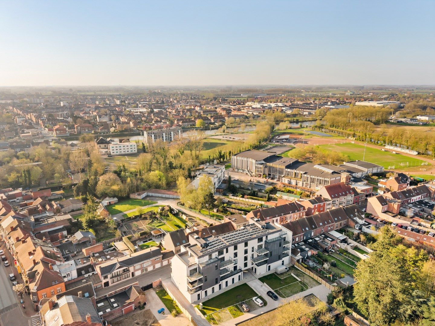 SHOWAPPARTEMENT - LUXE 2 SLAAPKAMERAPPARTEMENT MET TERRAS TE KOMEN  foto 2