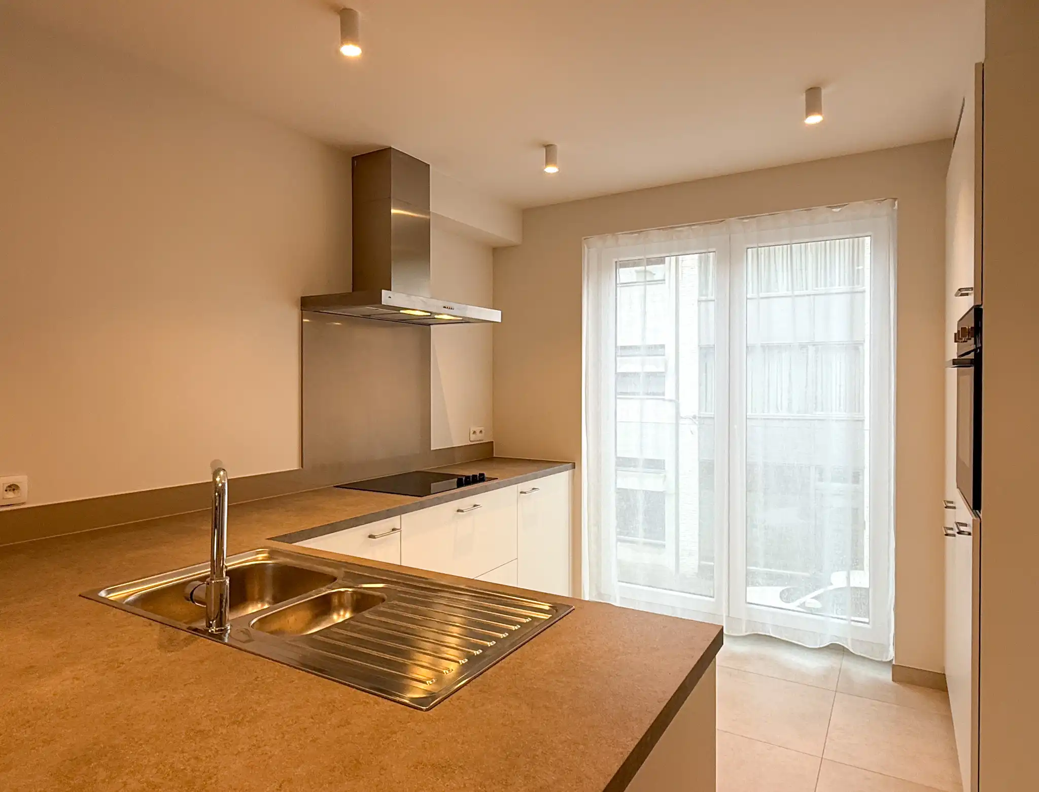Energiezuinig appartement met twee slaapkamers en autostaanplaats dichtbij centrum Beveren foto 5