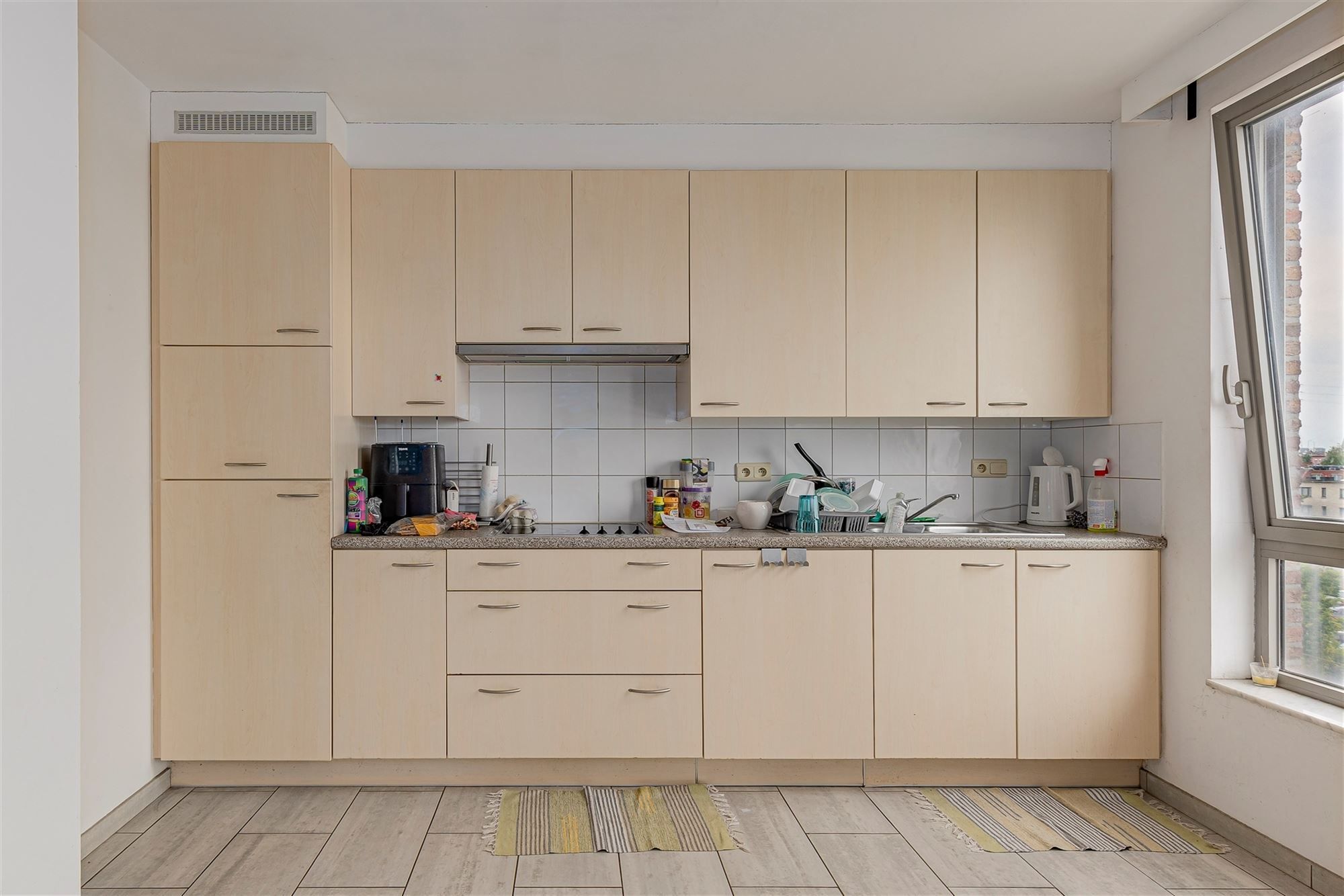 Lichtrijk appartement met 2 slaapkamers + terras te koop in Merksem foto 6