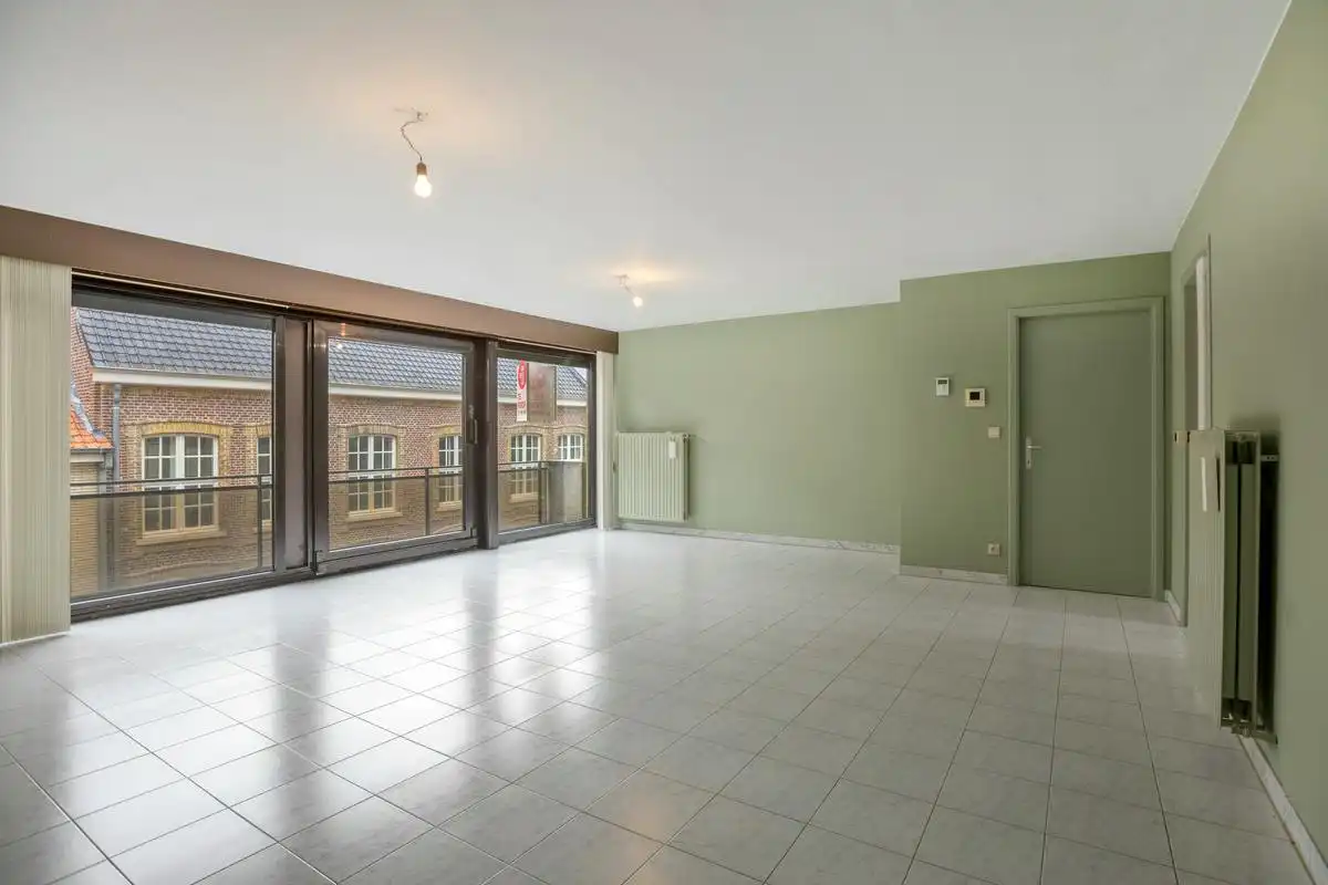 Instapklaar 2-kamerappartement in hartje Poperinge foto 6